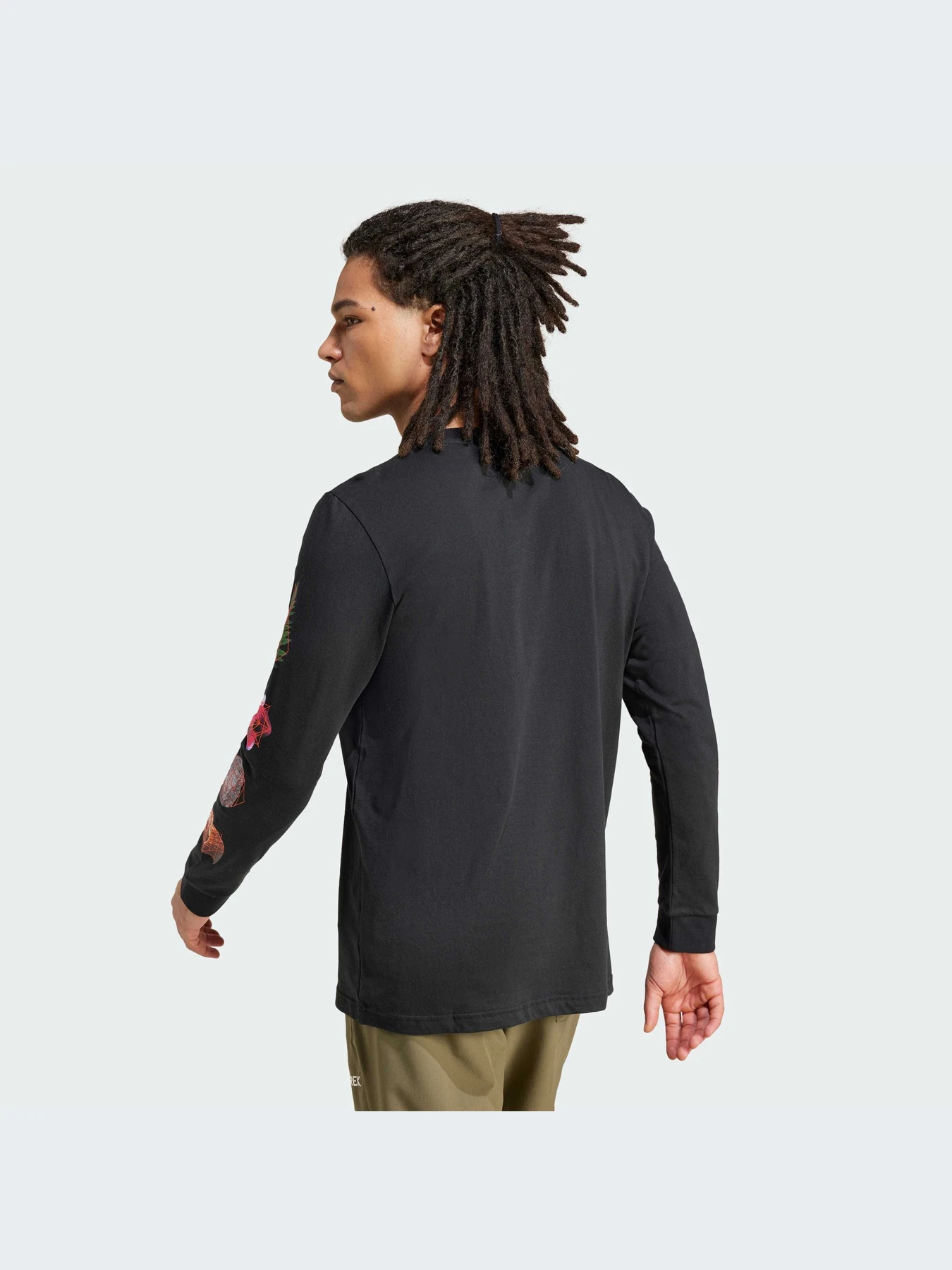 Худи и свитшоты Adidas Graphics модель IZ0464 Худи и свитшоты Adidas Graphics модель IZ0464 Фото