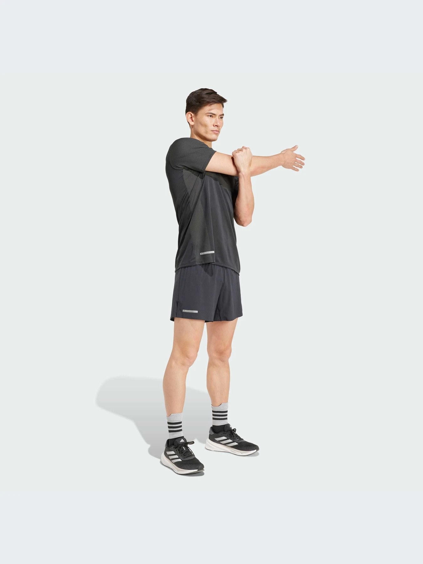 Шорты Adidas Ultraboost модель IT3508 Шорты Adidas Ultraboost модель IT3508 Фото