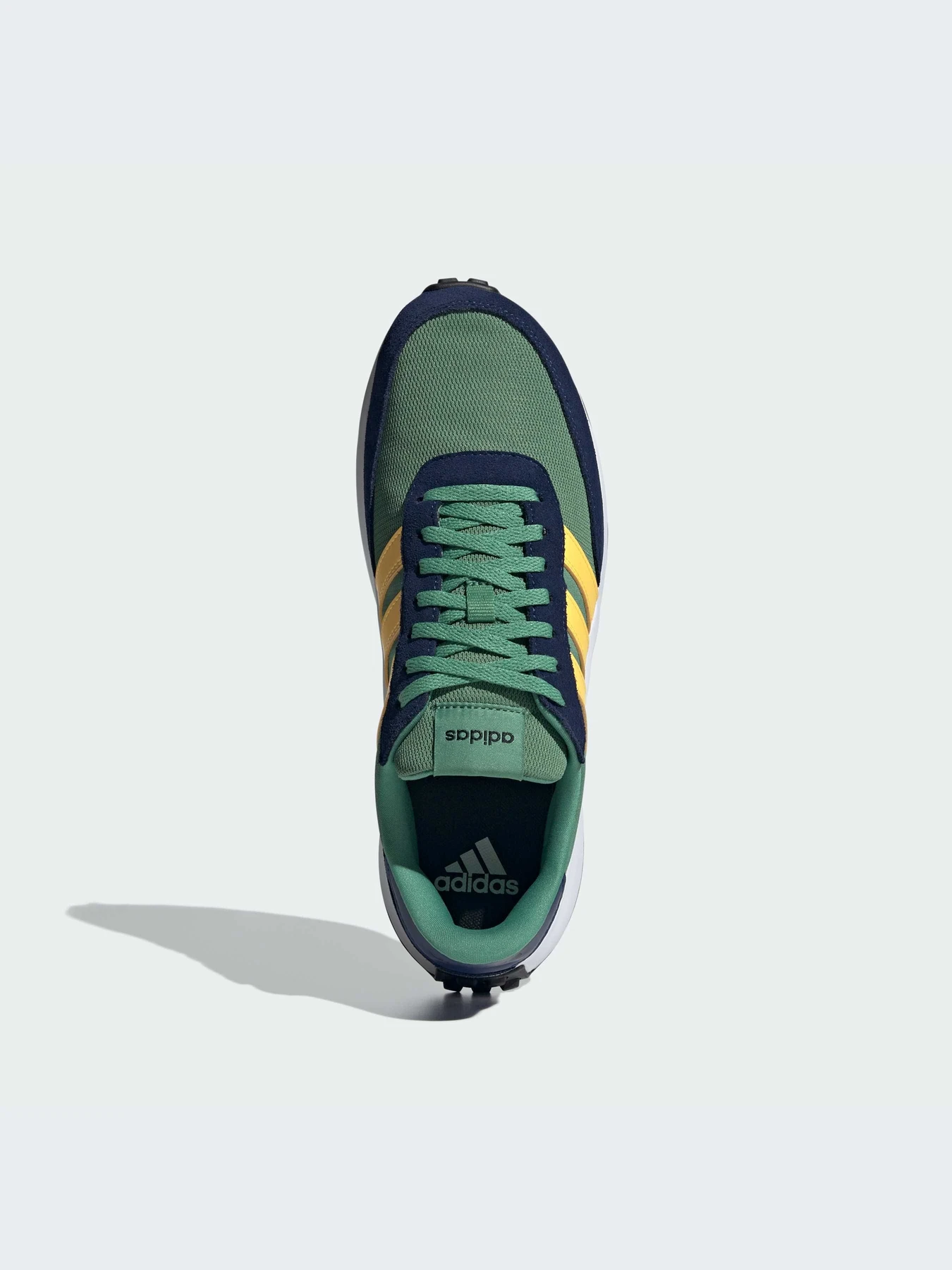 Кроссовки Adidas модель IF3709 Кроссовки Adidas модель IF3709 Фото
