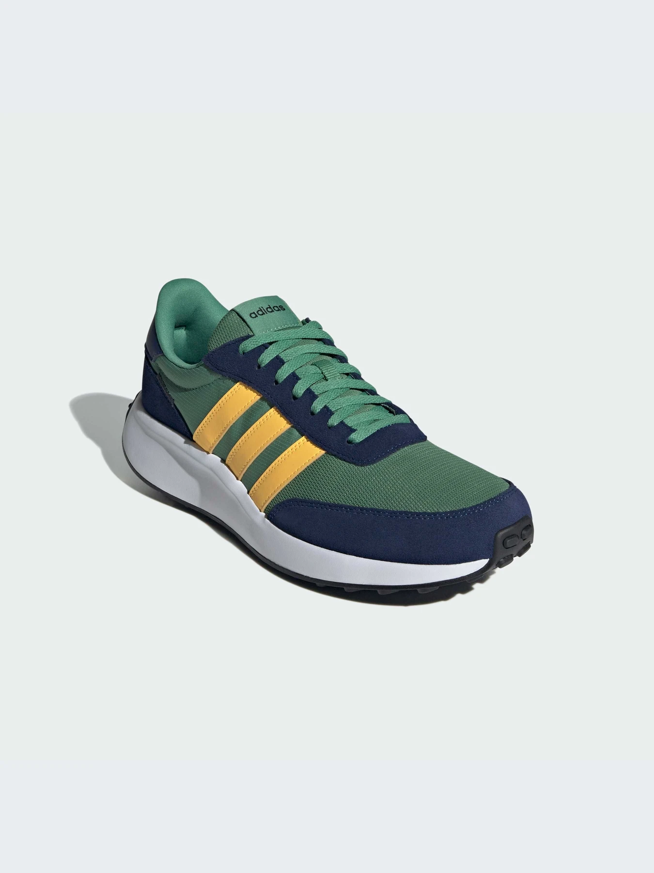 Кроссовки Adidas модель IF3709 Кроссовки Adidas модель IF3709 Фото