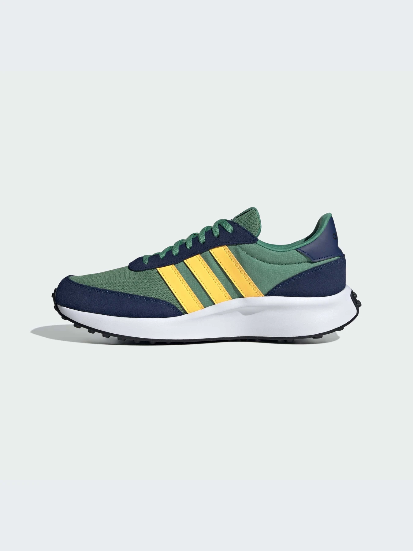 Кроссовки Adidas модель IF3709 Кроссовки Adidas модель IF3709 Фото