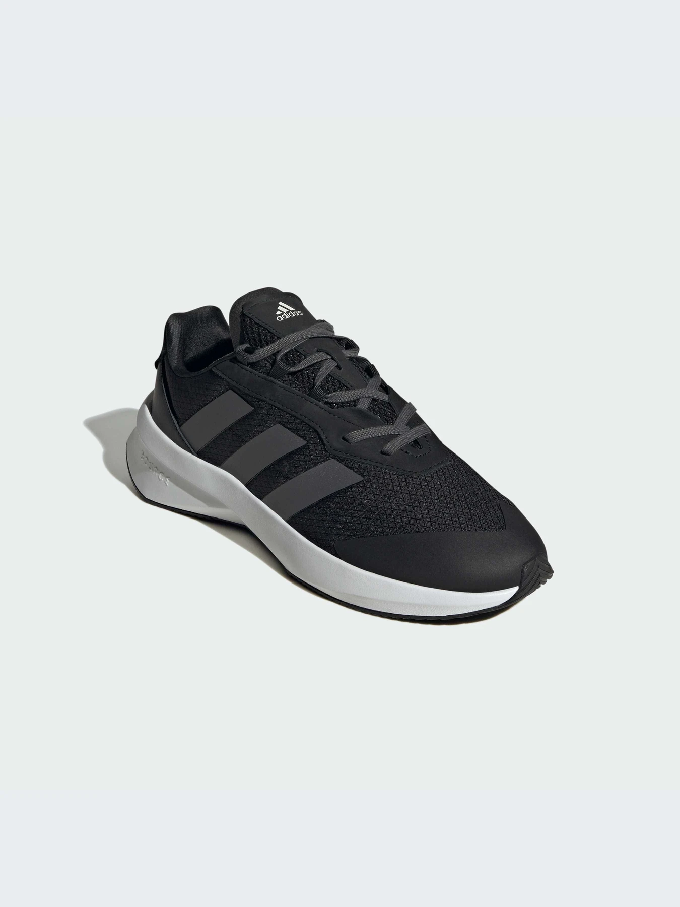 Кроссовки Adidas модель IG2381 Кроссовки Adidas модель IG2381 Фото