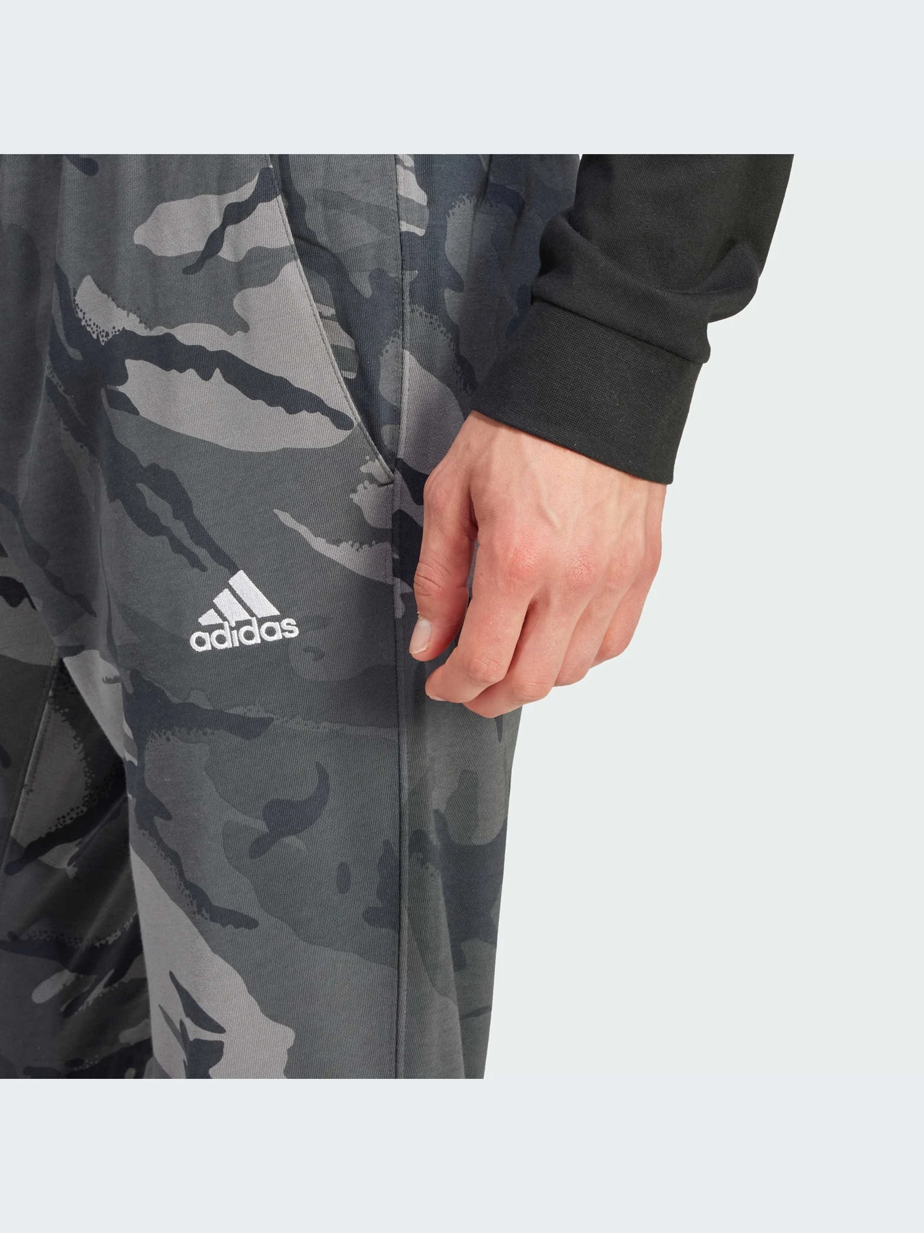 Брюки Adidas модель IS2023 Брюки Adidas модель IS2023 Фото