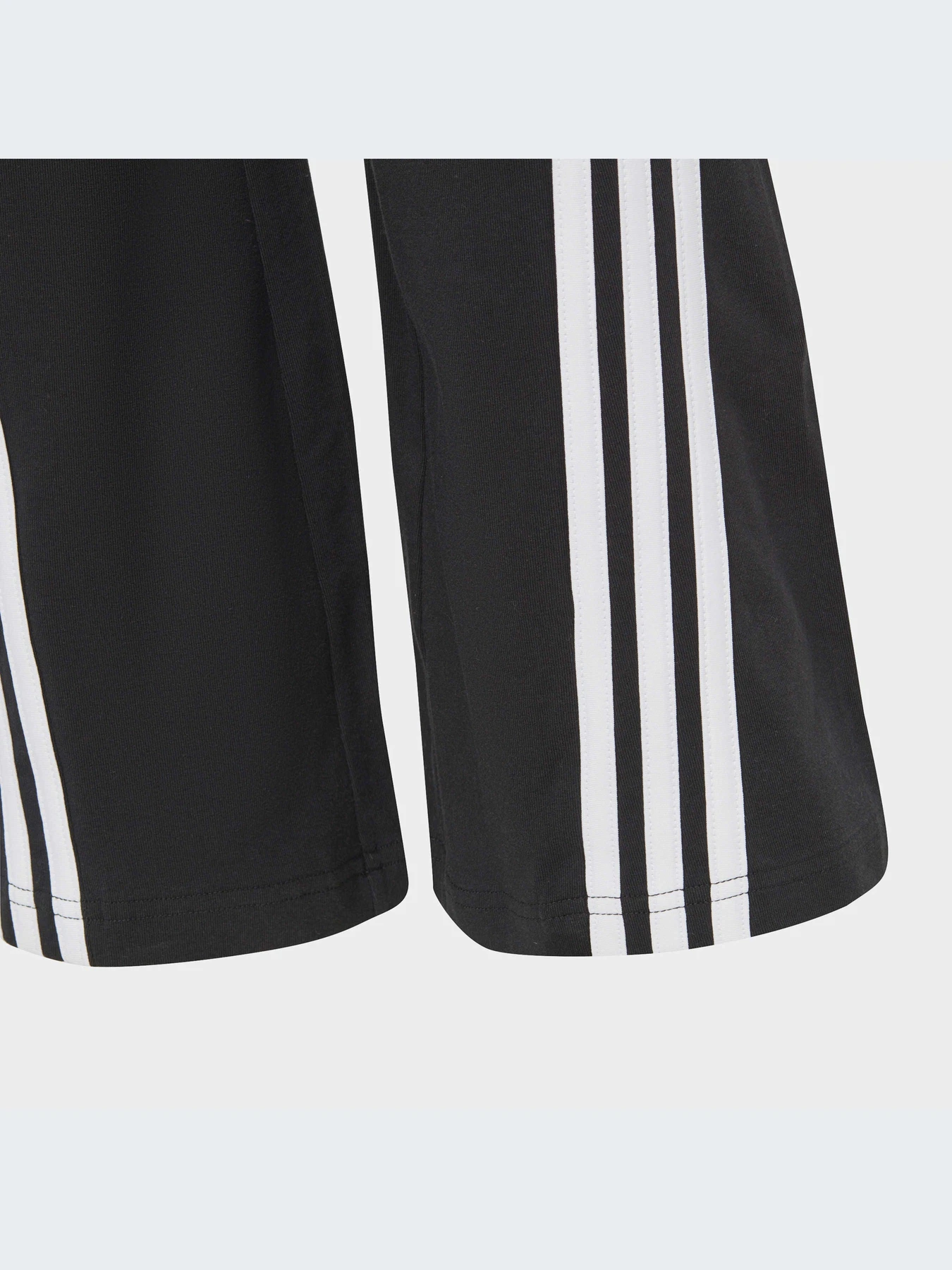 Брюки Adidas 3 Stripes модель IC0115 Брюки Adidas 3 Stripes модель IC0115 Фото