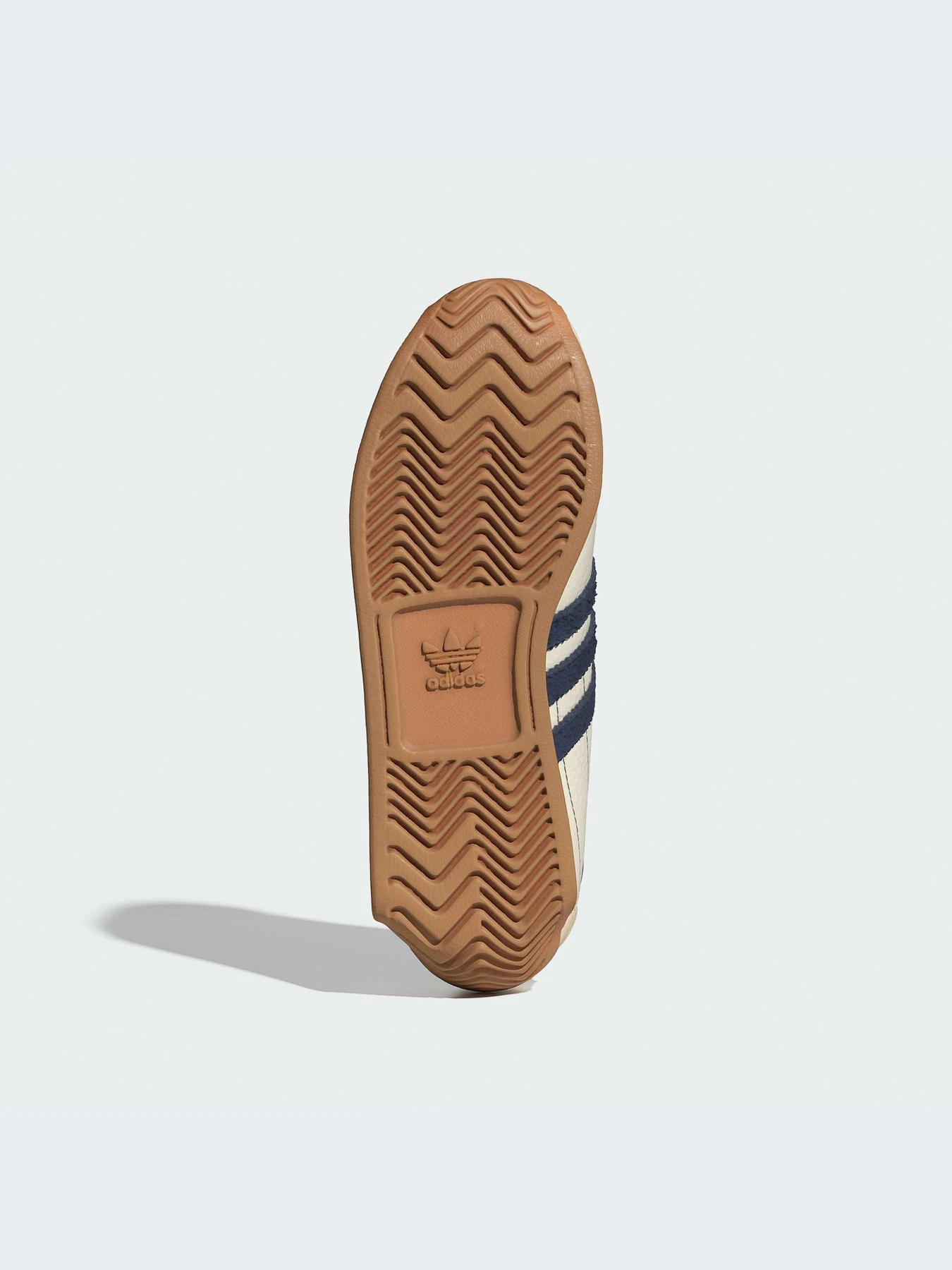 Кроссовки Adidas модель IE3940 Кроссовки Adidas модель IE3940 Фото