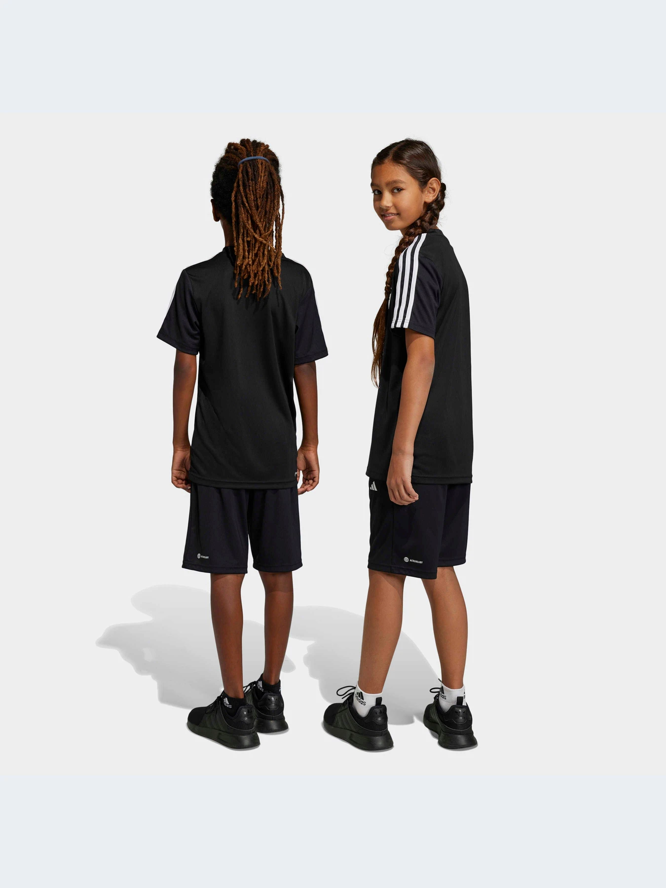 Костюмы Adidas модель IC5670 Костюмы Adidas модель IC5670 Фото