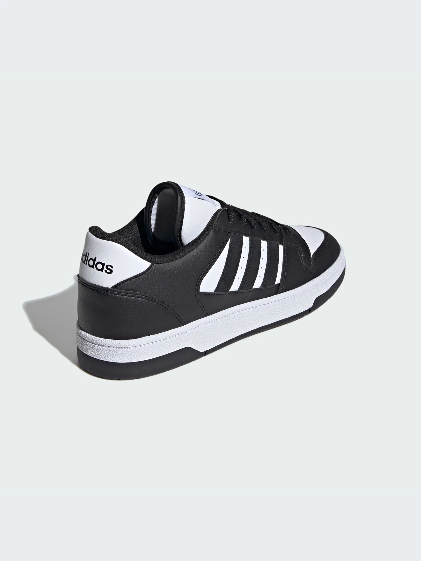Кроссовки Adidas модель IE1011 Кроссовки Adidas модель IE1011 Фото