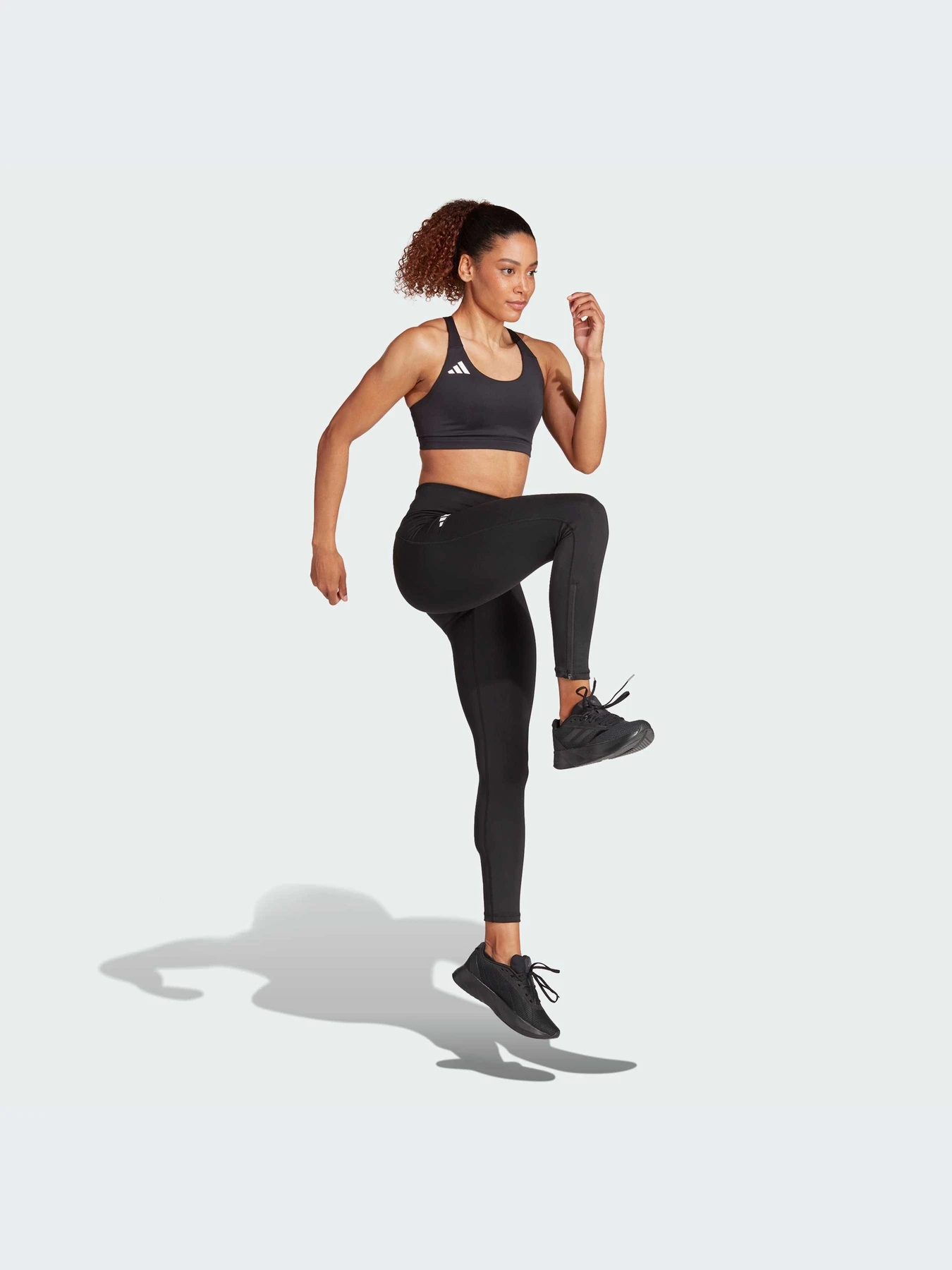 Брюки Adidas модель IP3085 Брюки Adidas модель IP3085 Фото