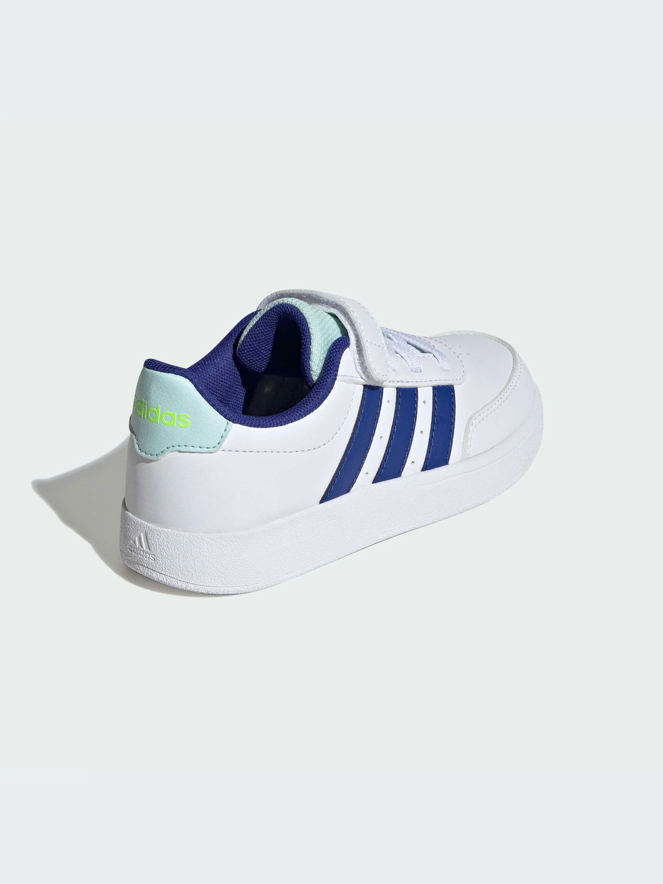 Кроссовки Adidas модель IE3789 Кроссовки Adidas модель IE3789 Фото