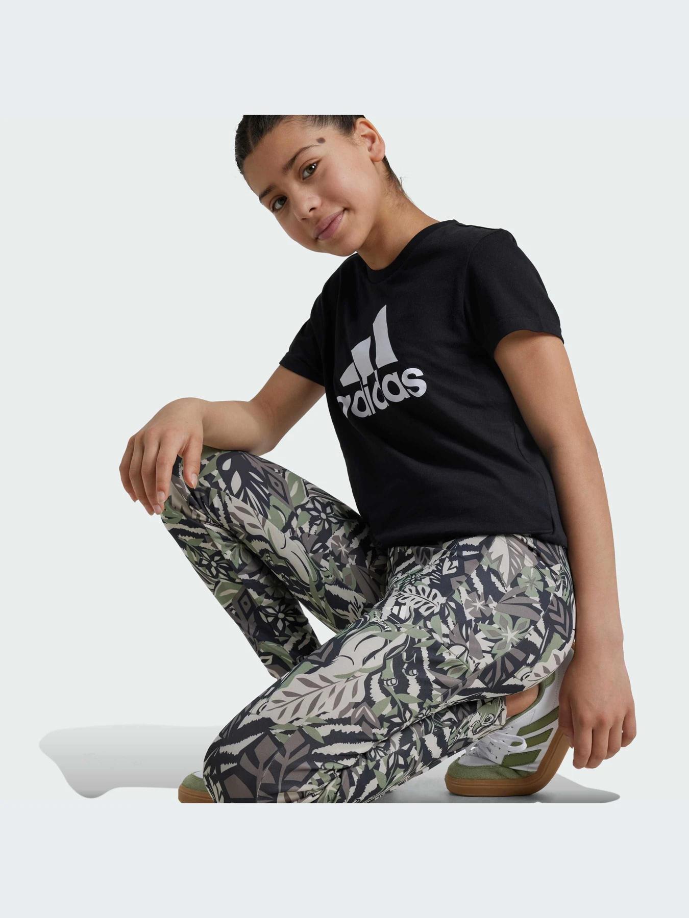 Брюки Adidas x Disney модель IV7356 Фото