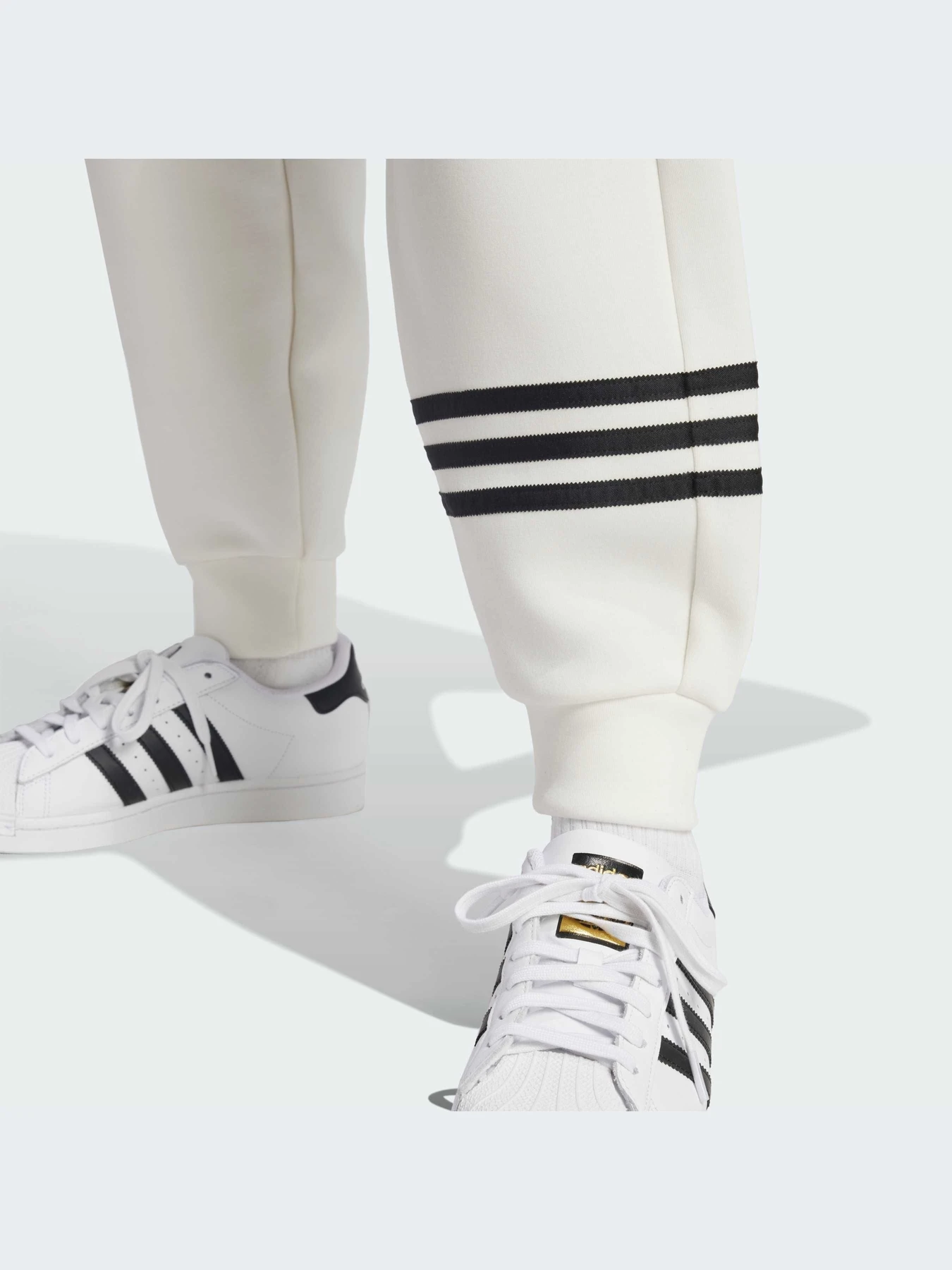 Брюки Adidas модель IX9878 Брюки Adidas модель IX9878 Фото