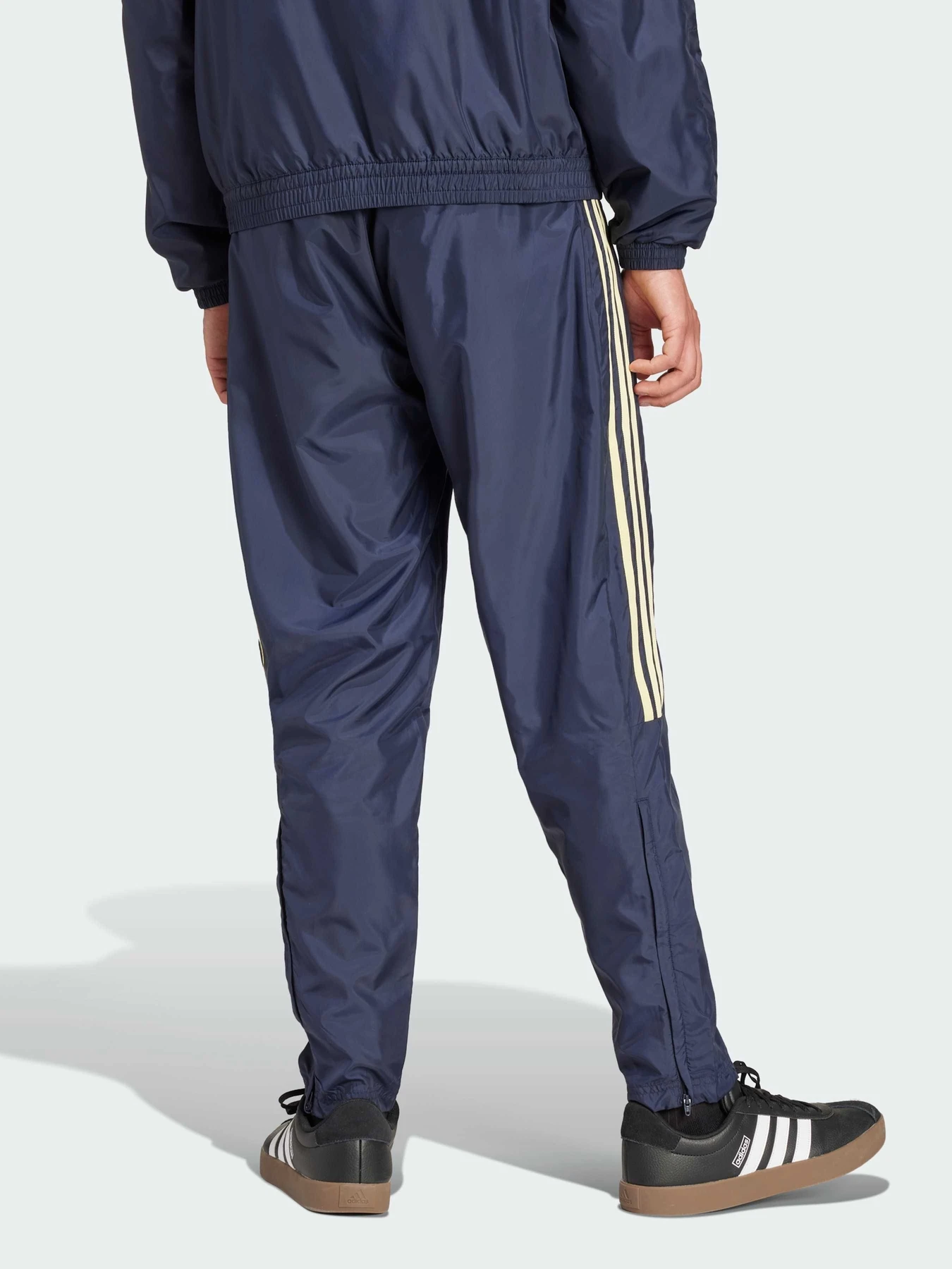 Брюки Adidas Tiro модель IW3582 Брюки Adidas Tiro модель IW3582 Фото