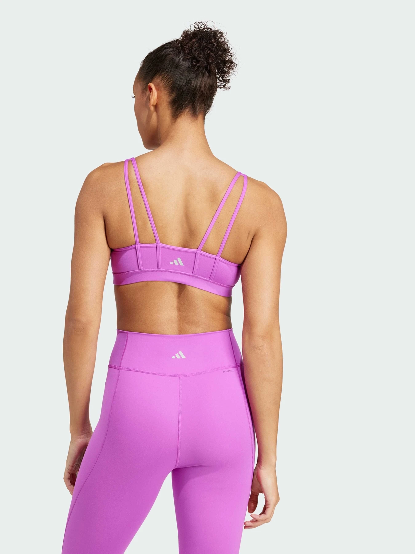 Футболки и поло Adidas модель IY2427 Футболки и поло Adidas модель IY2427 Фото