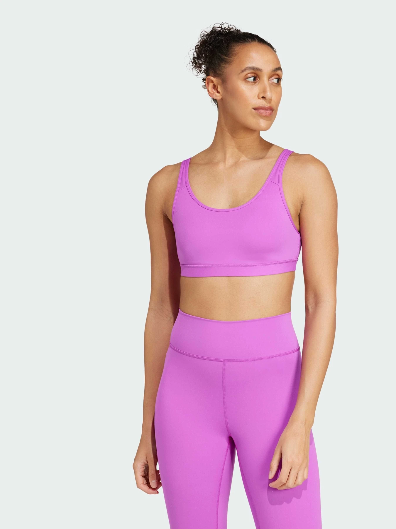 Футболки и поло Adidas модель IY2427 Футболки и поло Adidas модель IY2427 Фото