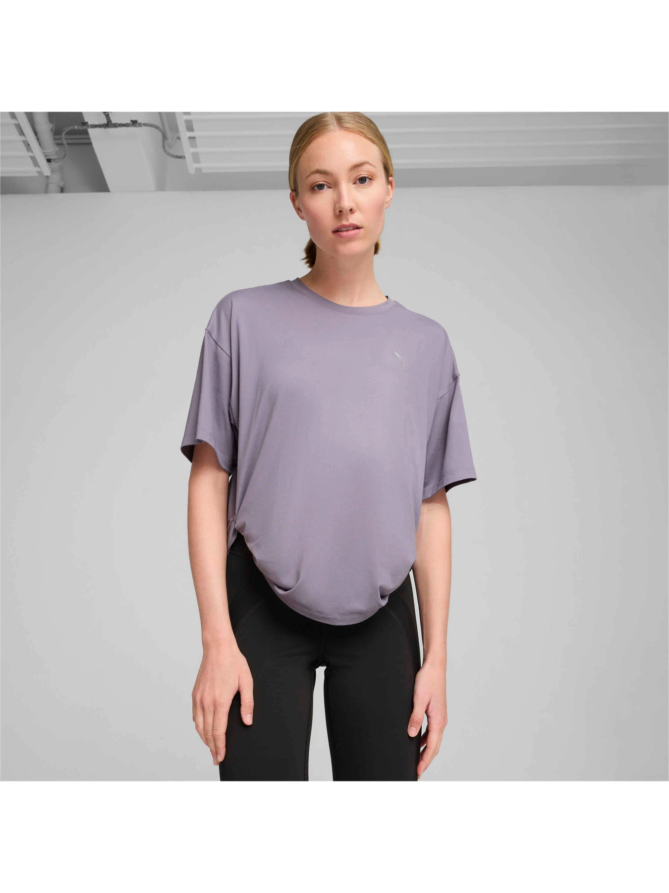 Футболки и поло PUMA Studio Twist Tee модель 525679 Футболки и поло PUMA Studio Twist Tee модель 525679 Фото