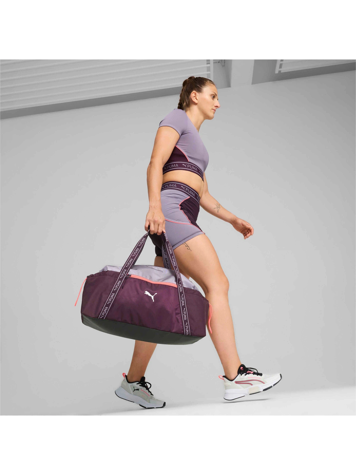Сумки PUMA At Ess Sports Bag модель 090780 Фото