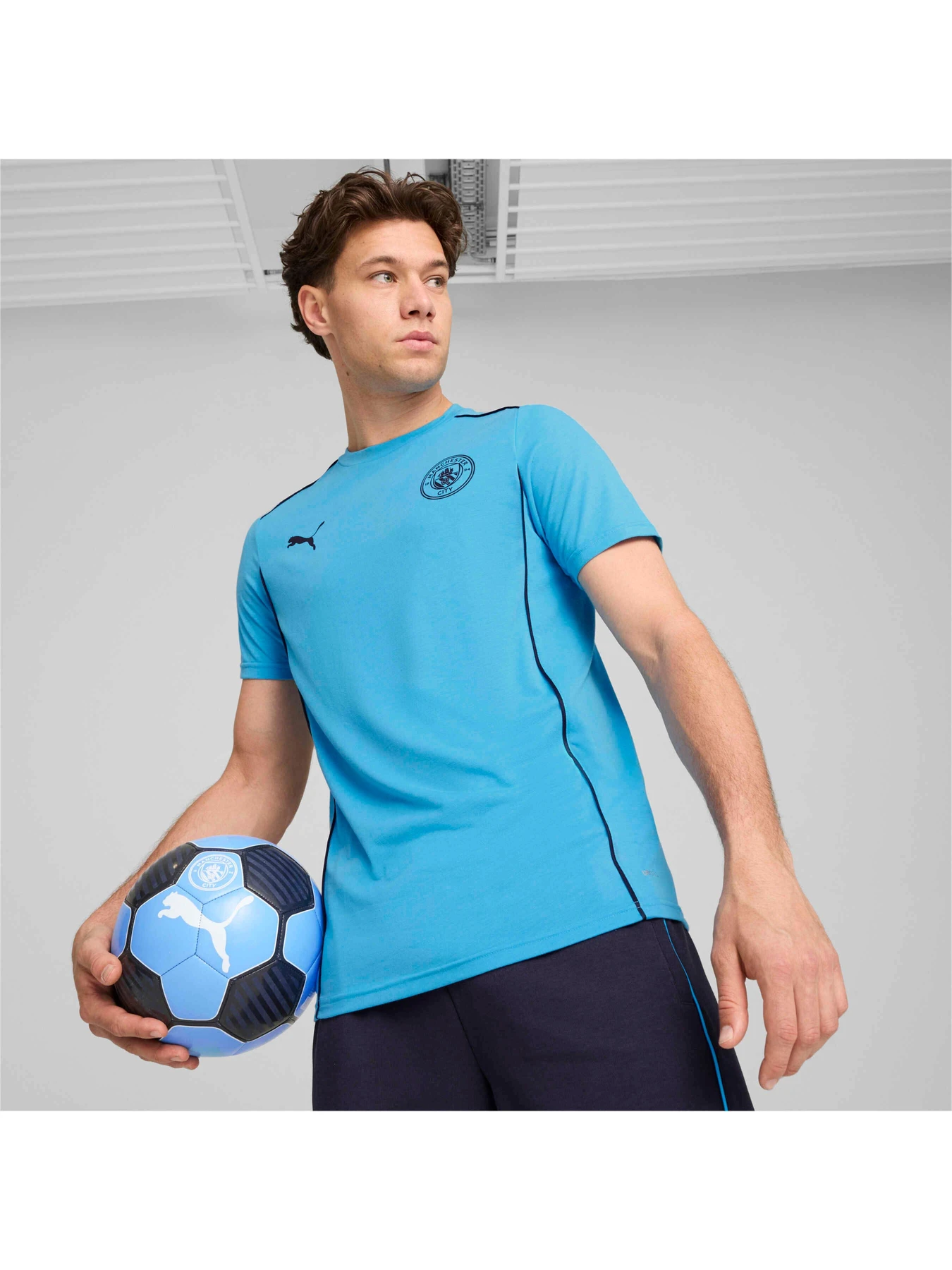 Футболки і поло PUMA Mcfc Casuals Tee модель 777569 Футболки і поло PUMA Mcfc Casuals Tee модель 777569 Фото
