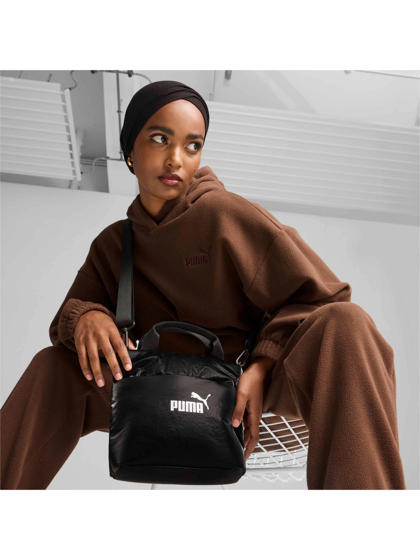 Сумки PUMA Core Up Mini Tote Bag модель 090653 Сумки PUMA Core Up Mini Tote Bag модель 090653 Фото