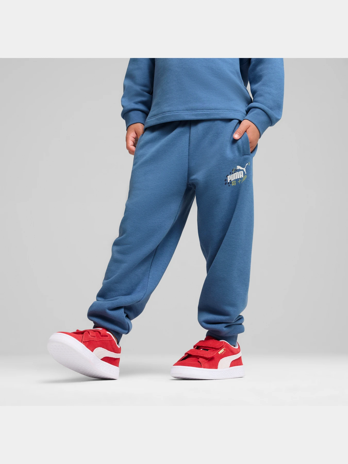 Штани PUMA Ess+ Fc Sweatpants модель 681884 Штани PUMA Ess+ Fc Sweatpants модель 681884 Фото