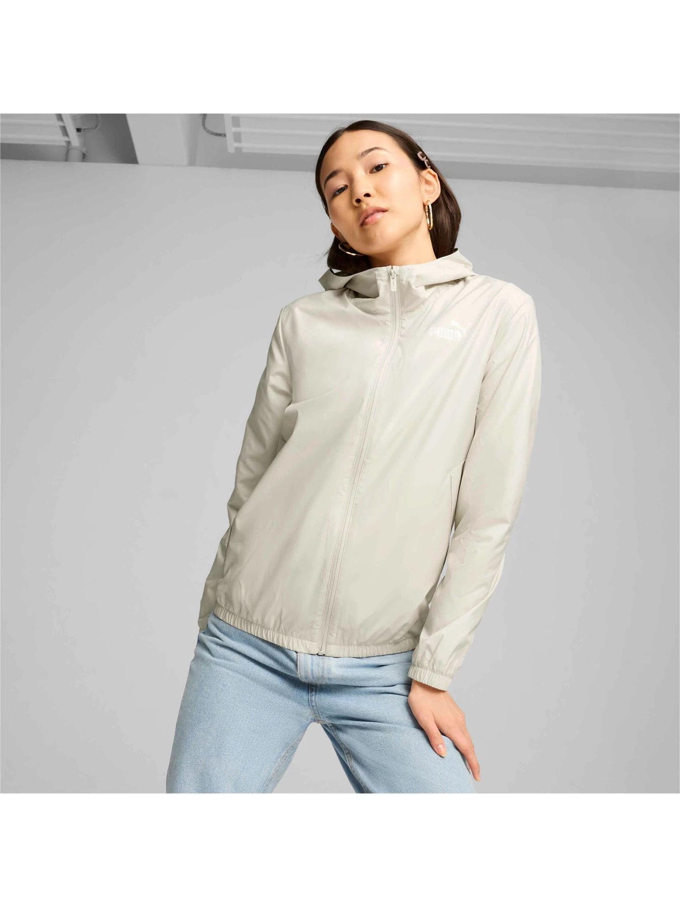 Куртки и дубленки PUMA Ess Solid Windbreaker модель 847494 Фото