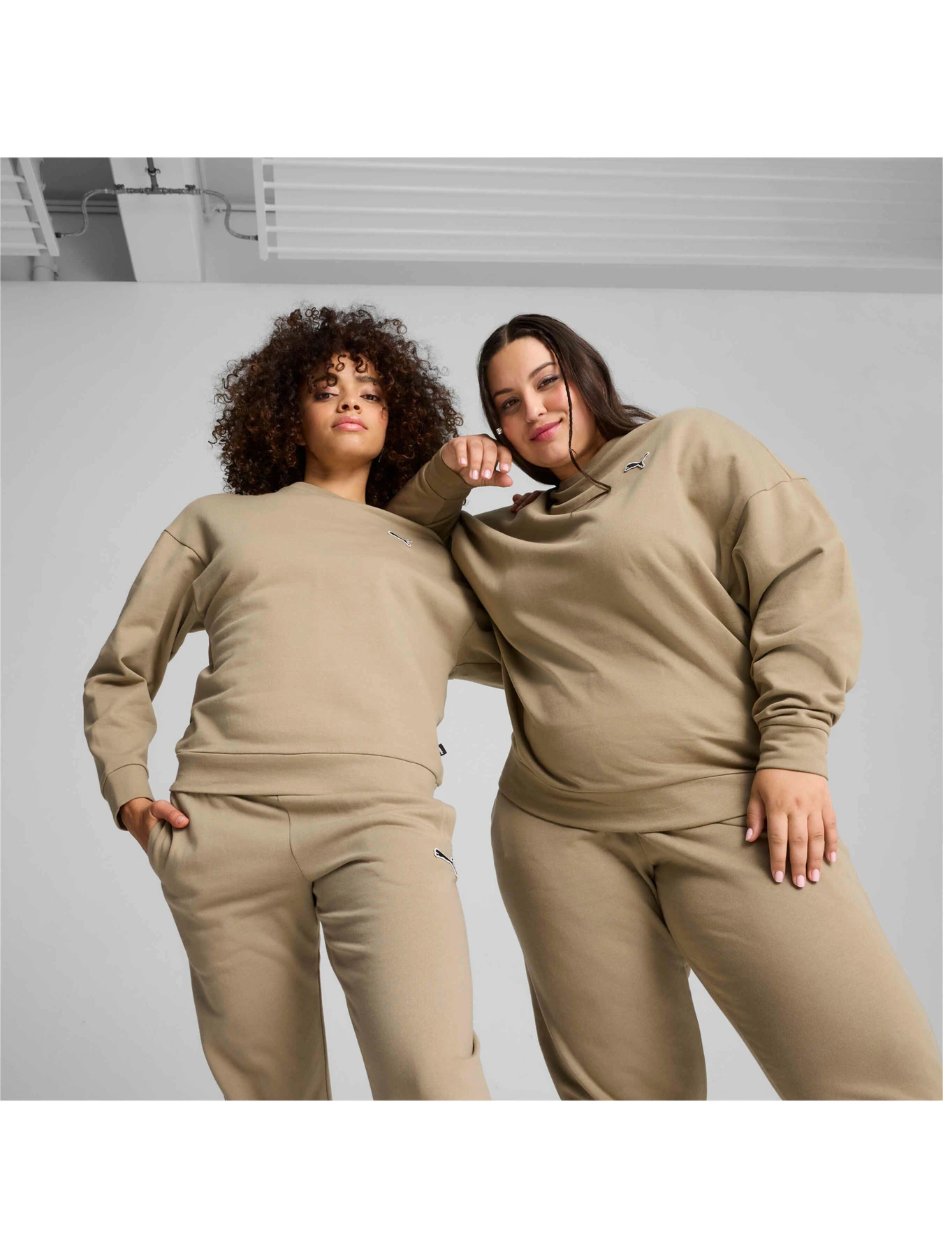 Худи и свитшоты PUMA Better Essentials Crew модель 676803 Фото