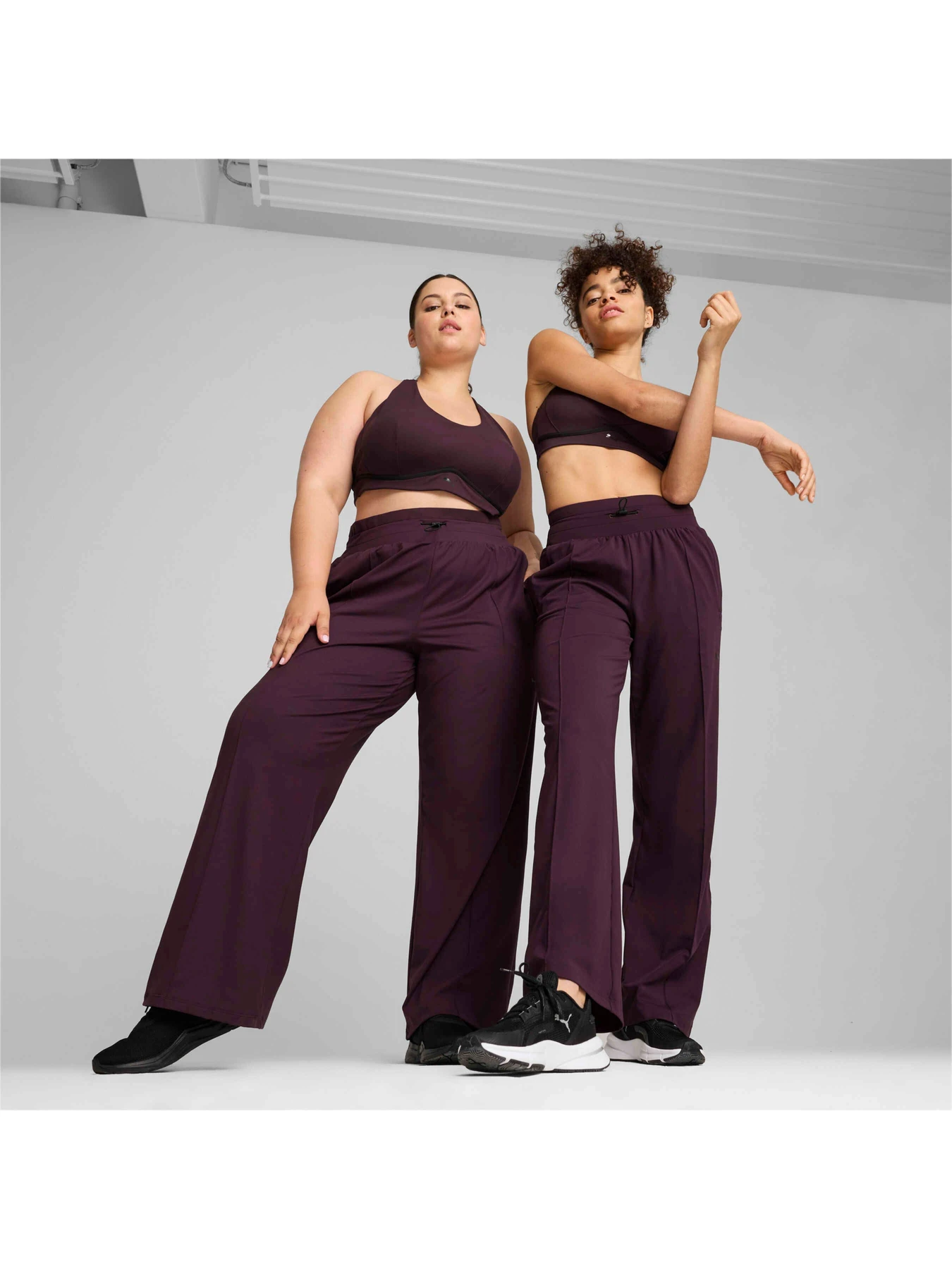 Брюки PUMA Cloudspun Hw Wide Leg Pant модель 525764 Брюки PUMA Cloudspun Hw Wide Leg Pant модель 525764 Фото