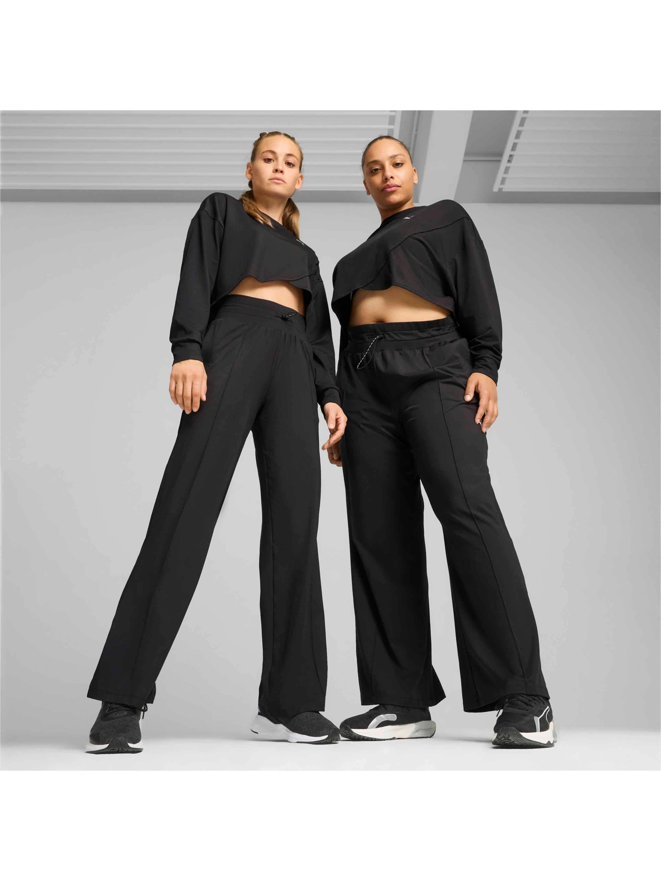 Штани PUMA Cloudspun Hw Wide Leg Pant модель 525764 Штани PUMA Cloudspun Hw Wide Leg Pant модель 525764 Фото