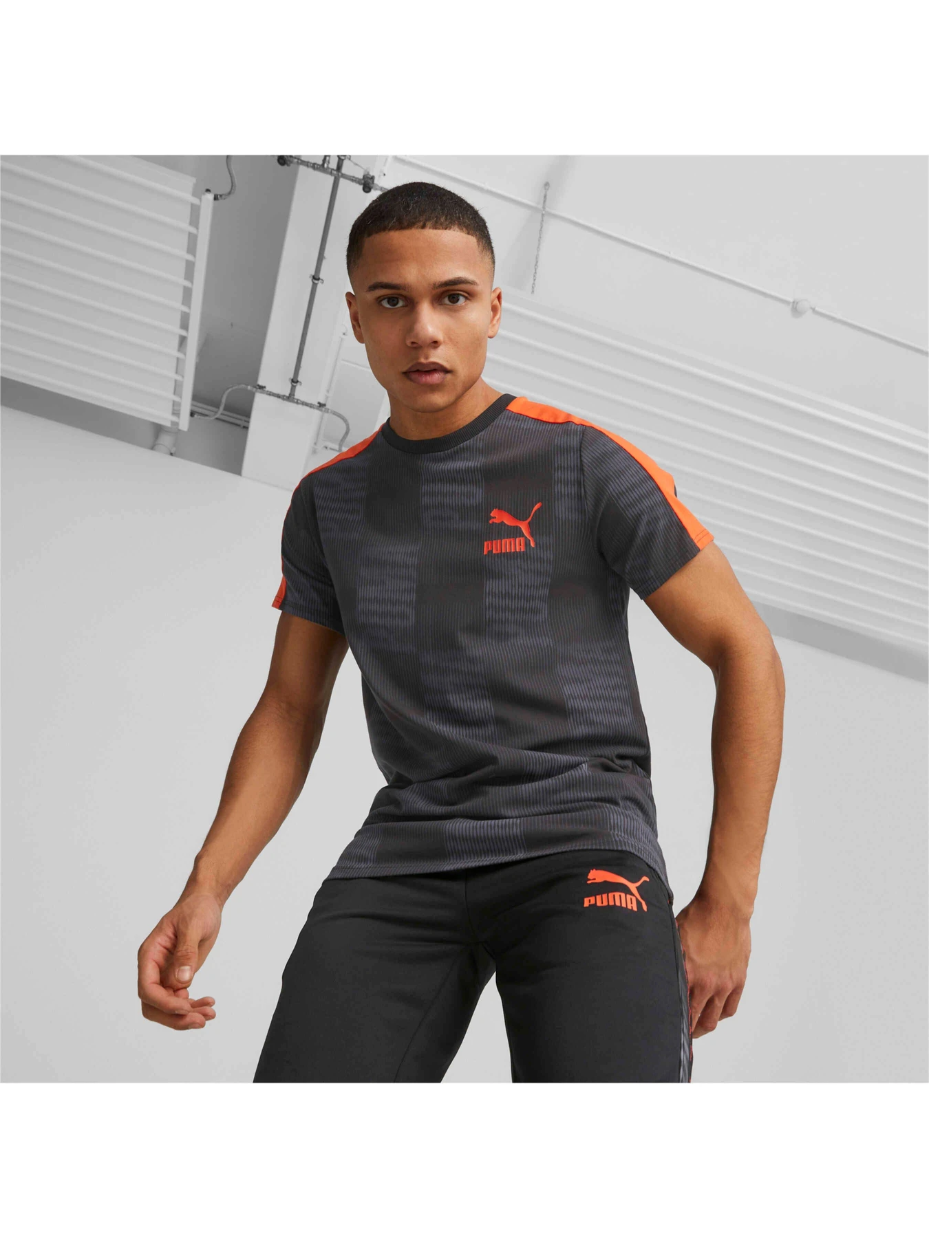 Футболки і поло PUMA T7 Sport Tee модель 539626 Фото