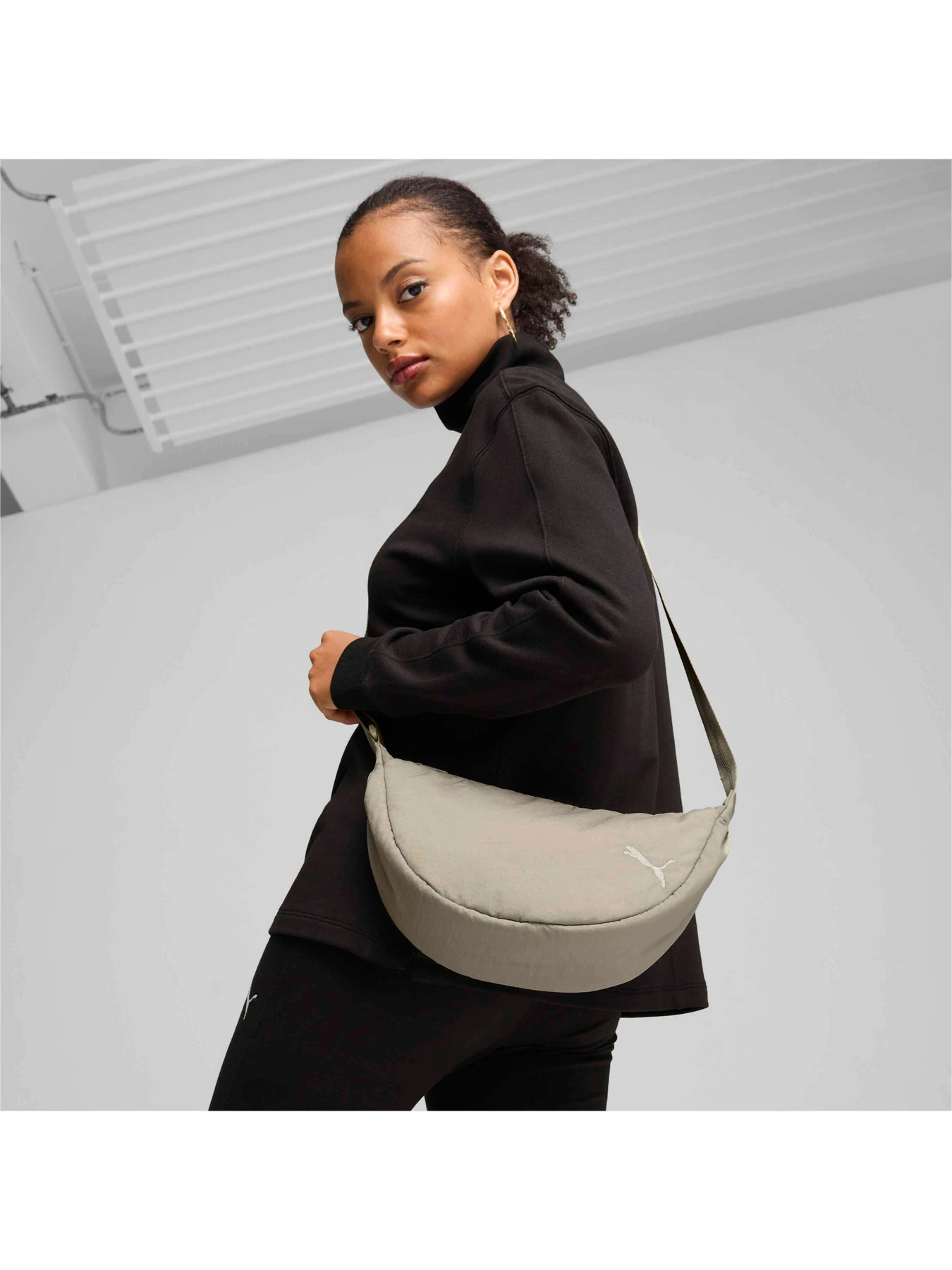 Сумки PUMA Core Her Shoulder Bag модель 090936 Сумки PUMA Core Her Shoulder Bag модель 090936 Фото