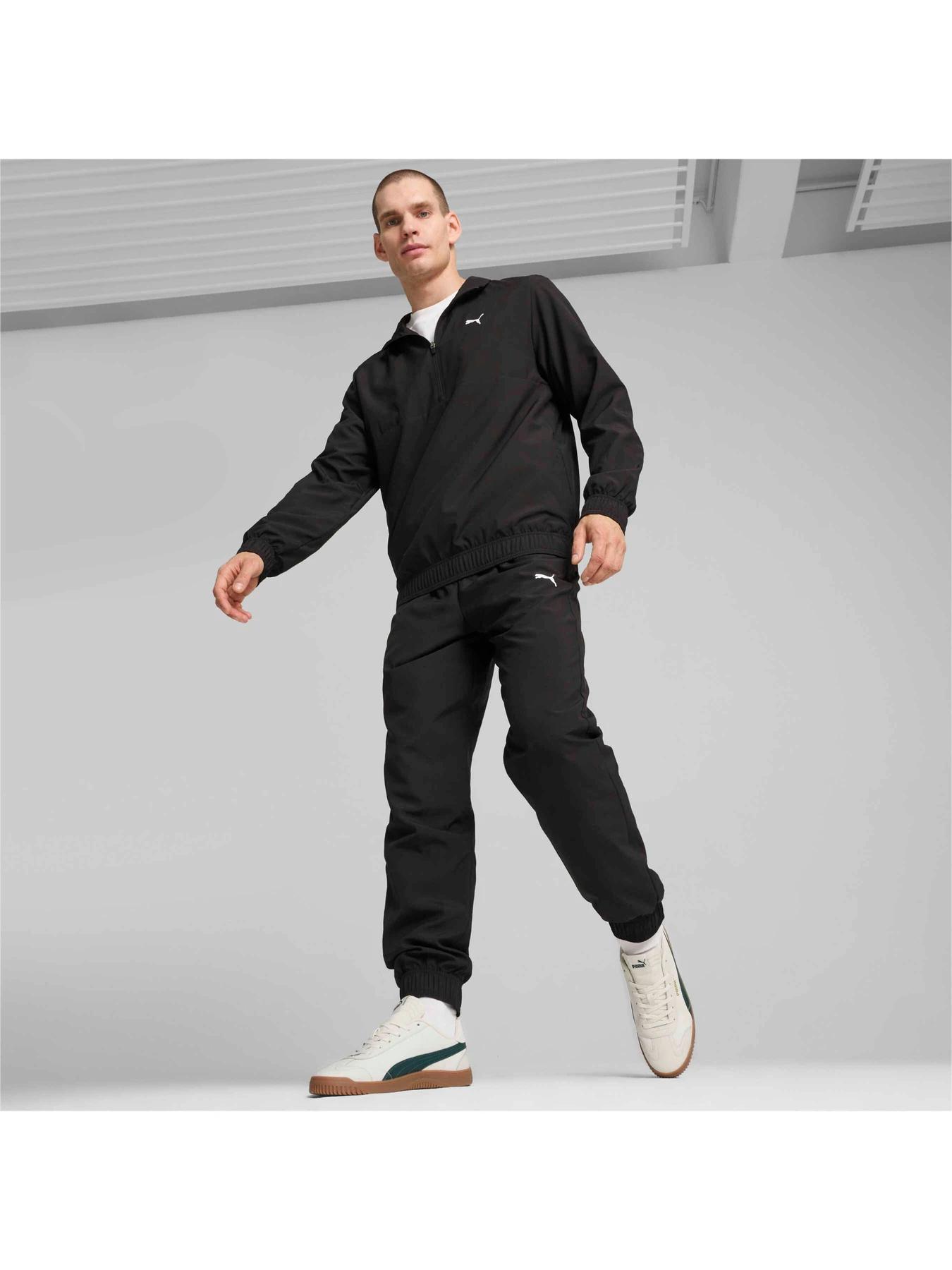 Костюмы PUMA Woven Half-zip Tracksuit модель 682717 Костюмы PUMA Woven Half-zip Tracksuit модель 682717 Фото