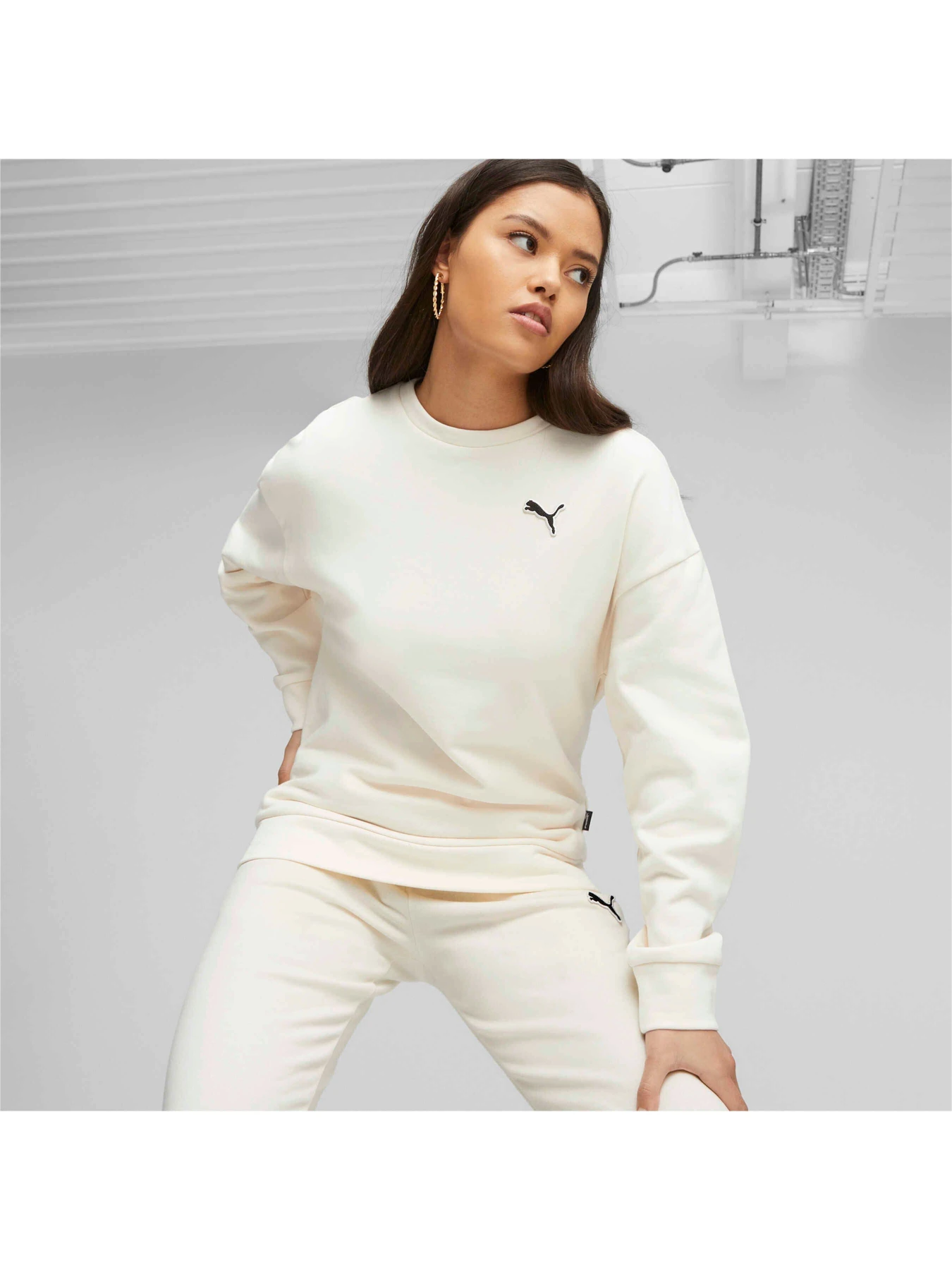 Худи и свитшоты PUMA Better Essentials Crew модель 676803 Фото