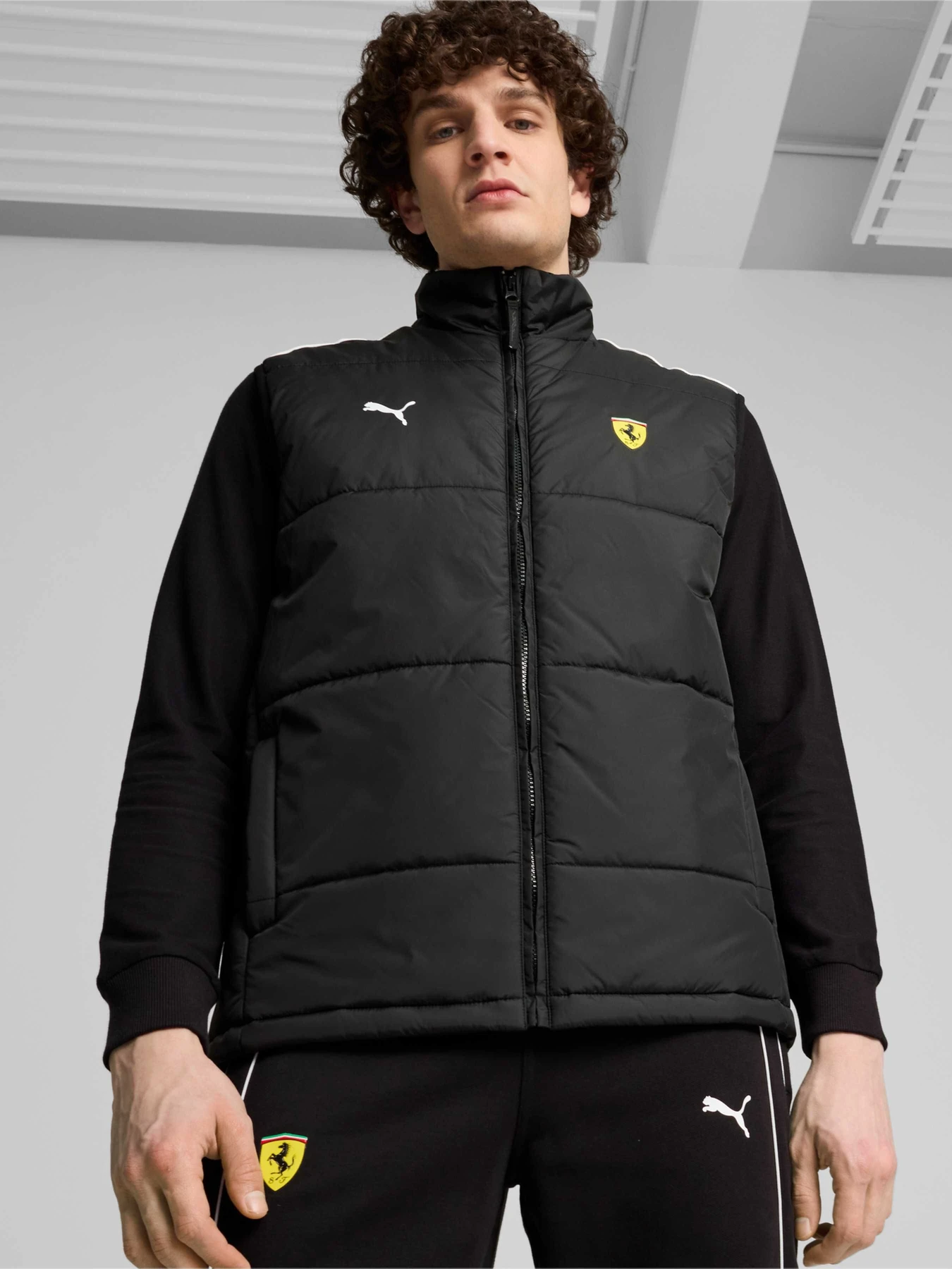 Куртки и дубленки PUMA Ferrari Race Mt7 Vest модель 627042 Куртки и дубленки PUMA Ferrari Race Mt7 Vest модель 627042 Фото