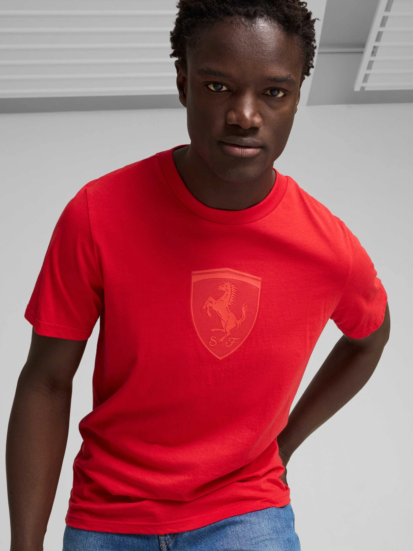 Футболки і поло PUMA Ferrari Race Graphic Tee модель 627052 Футболки і поло PUMA Ferrari Race Graphic Tee модель 627052 Фото