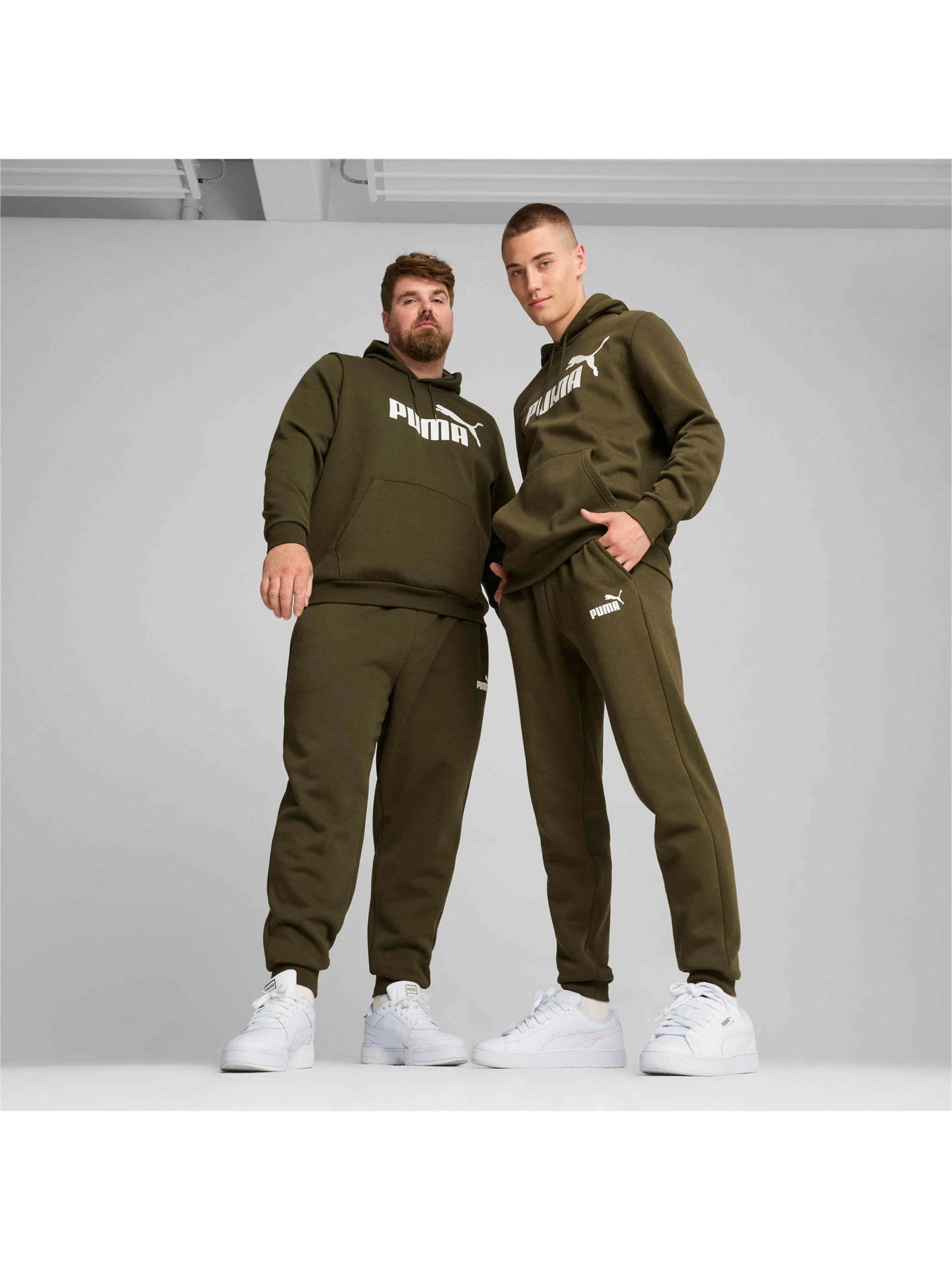 Брюки PUMA Ess Logo Pants модель 586715 Фото