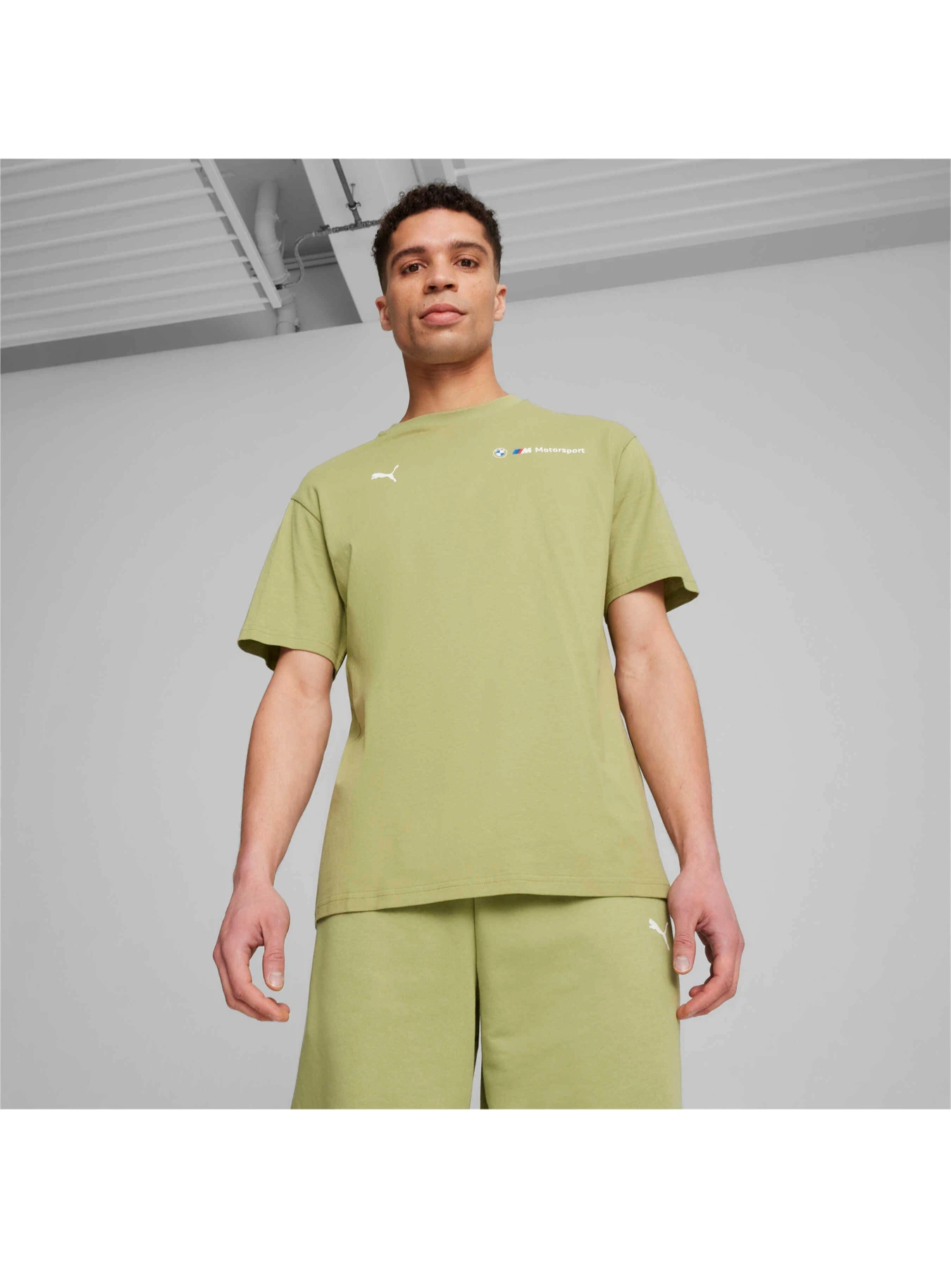 Футболки і поло PUMA Bmw Mms New Ess Logo Tee модель 627506 Футболки і поло PUMA Bmw Mms New Ess Logo Tee модель 627506 Фото