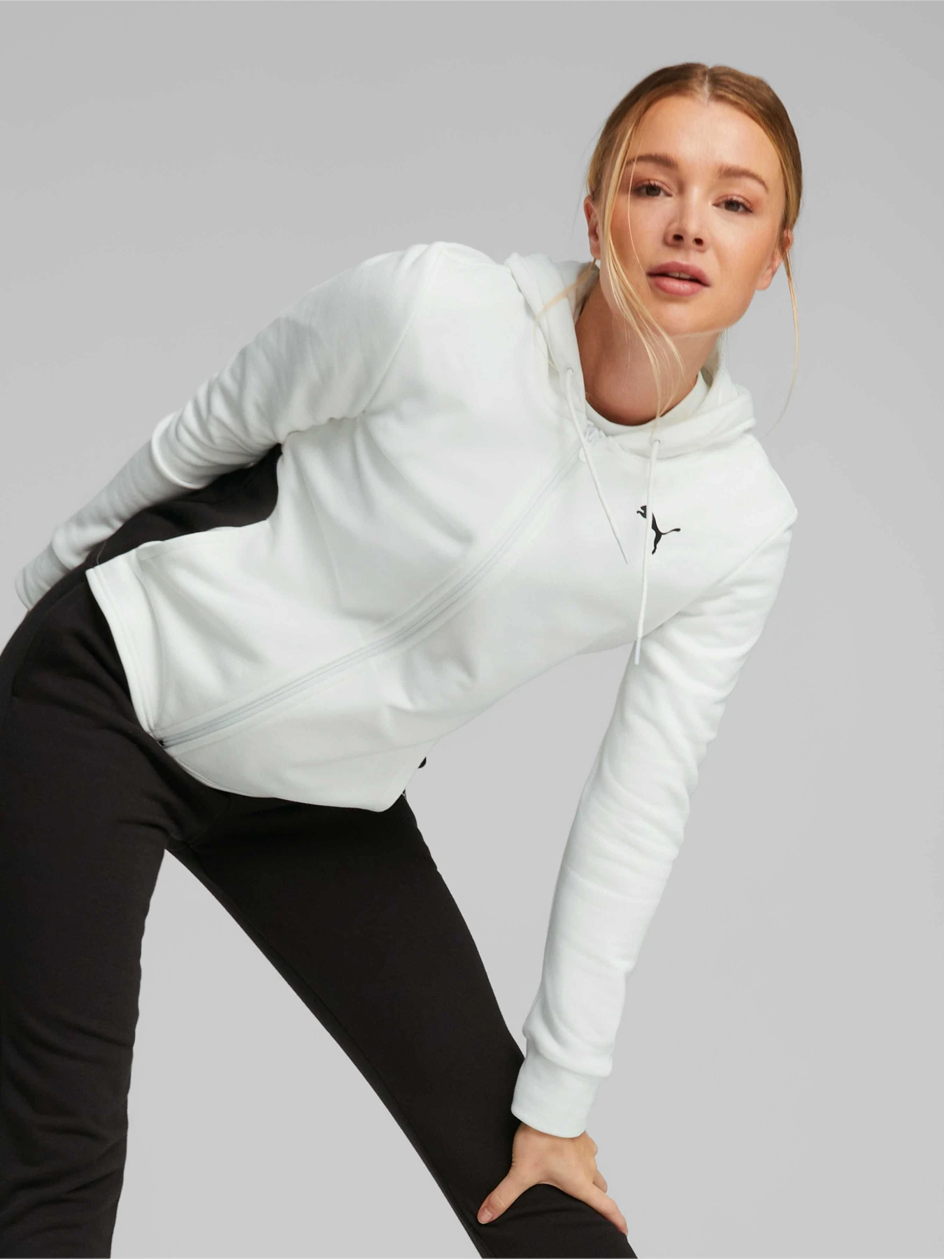 Костюмы PUMA Classic Hooded Tracksuit модель 673699 Фото
