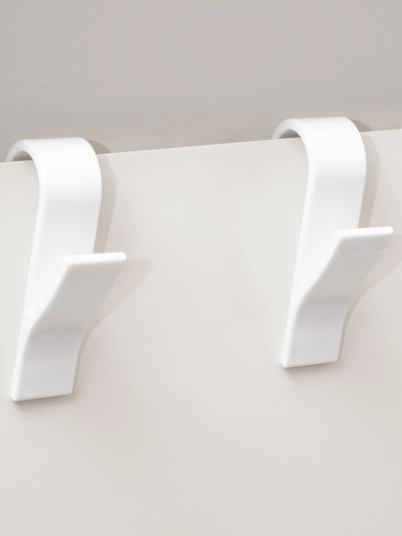 Крючок для полотенцесушителя пластиковый белый MBM HOME модель HP-100 WHITE Крючок для полотенцесушителя пластиковый белый MBM HOME модель HP-100 WHITE Фото