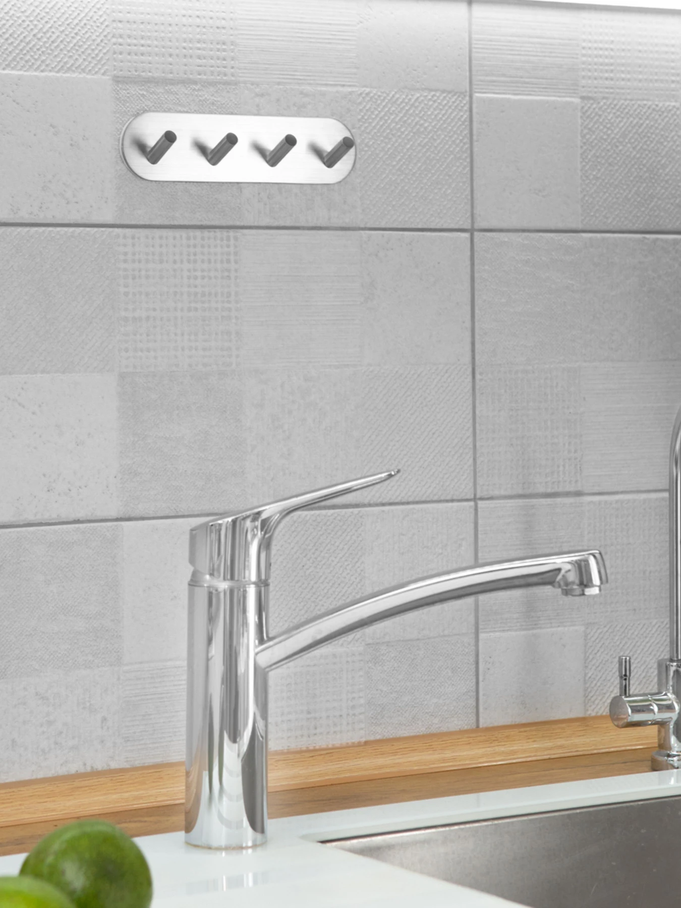 Вешалка на 4 крючка из нержавеющей стали MBM HOME модель HSS-192R SS Фото