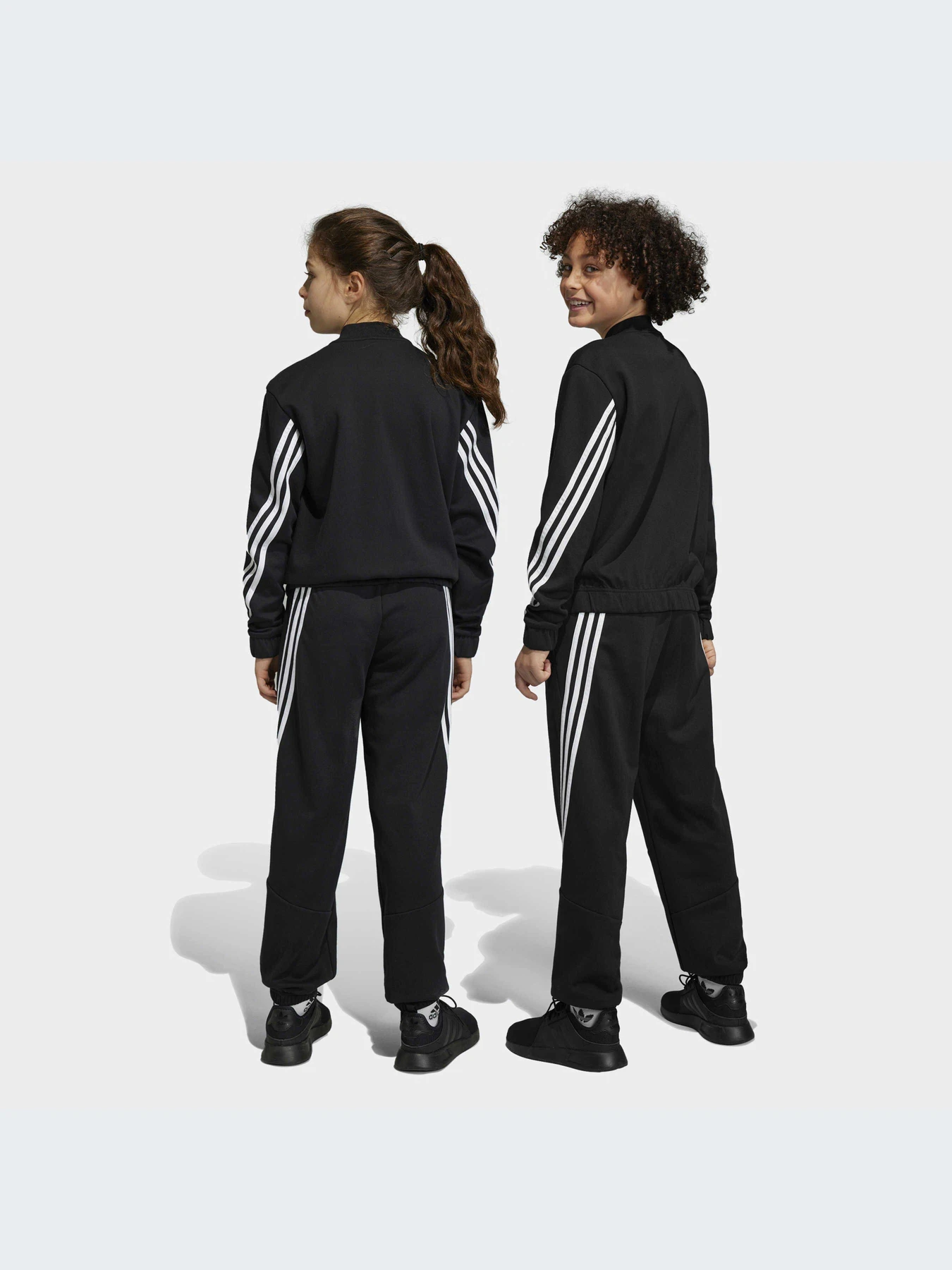 Костюмы Adidas модель HR6290 Фото
