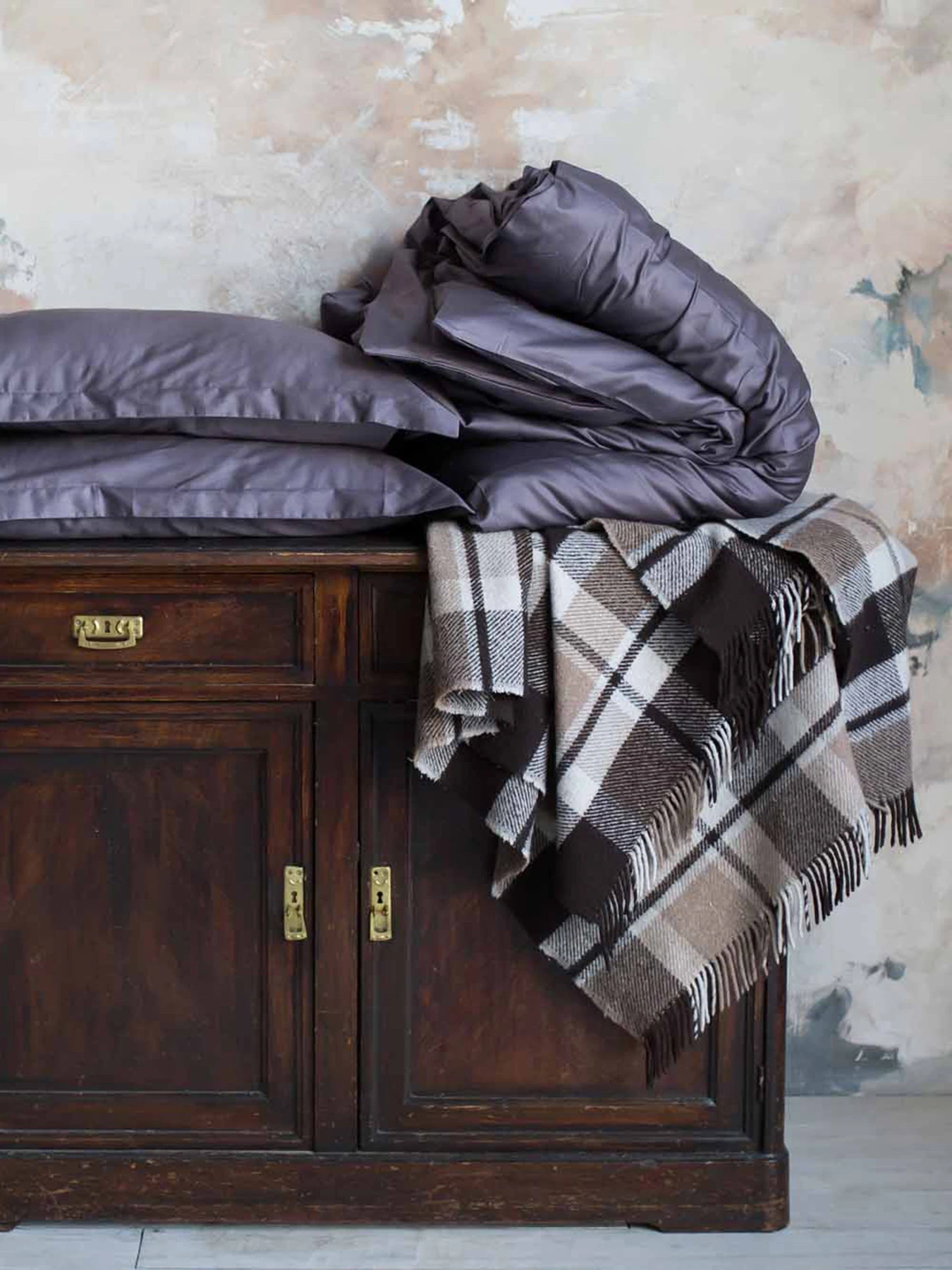 Комплект постільної білизни Foggy Plum з натурального сатину OWLED модель SB1-1001-FP Комплект постільної білизни Foggy Plum з натурального сатину OWLED модель SB1-1001-FP Фото