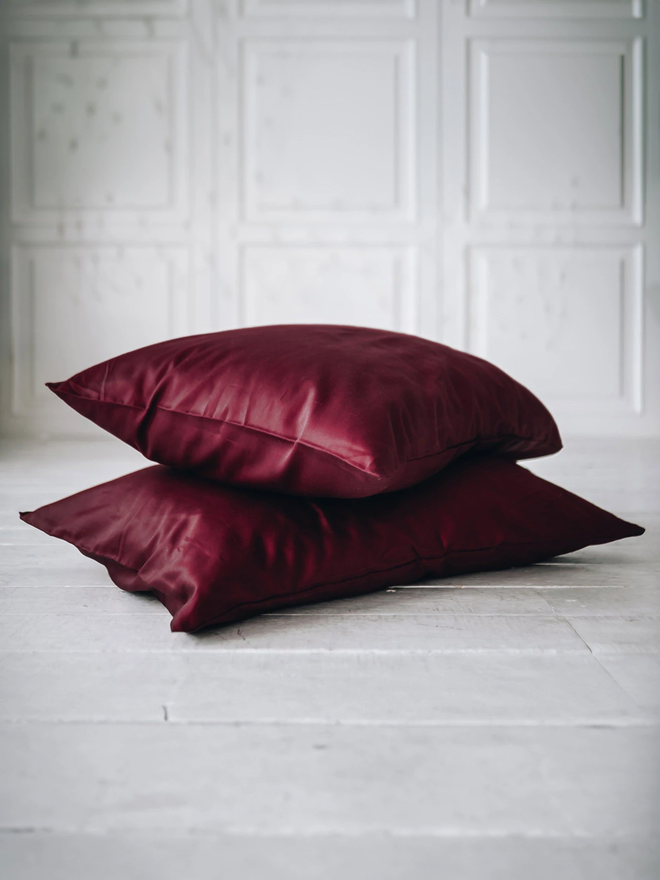 Комплект постільної білизни Ruby Delight з натурального сатину OWLED модель SB1-1001-RD Комплект постільної білизни Ruby Delight з натурального сатину OWLED модель SB1-1001-RD Фото