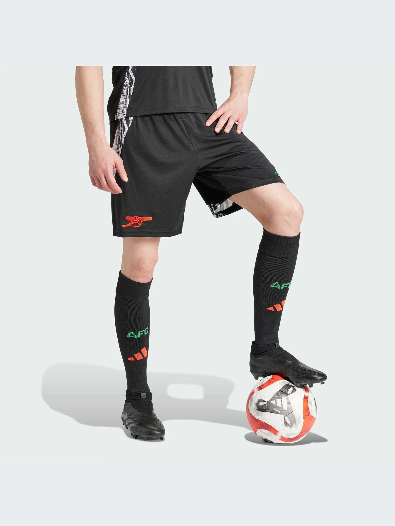 Шорты Adidas модель IT6149 Фото