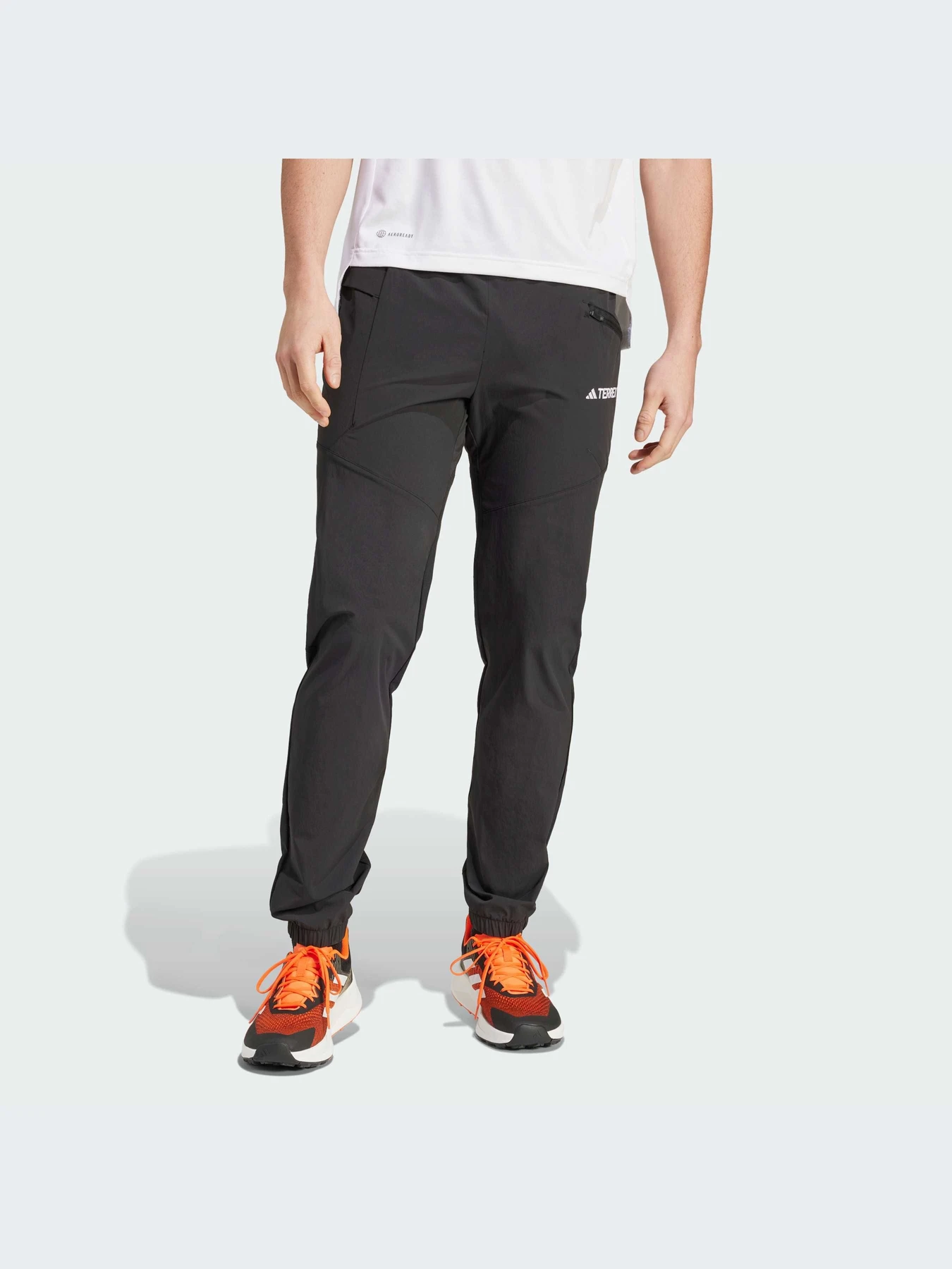 Брюки Adidas модель IQ1399 Брюки Adidas модель IQ1399 Фото