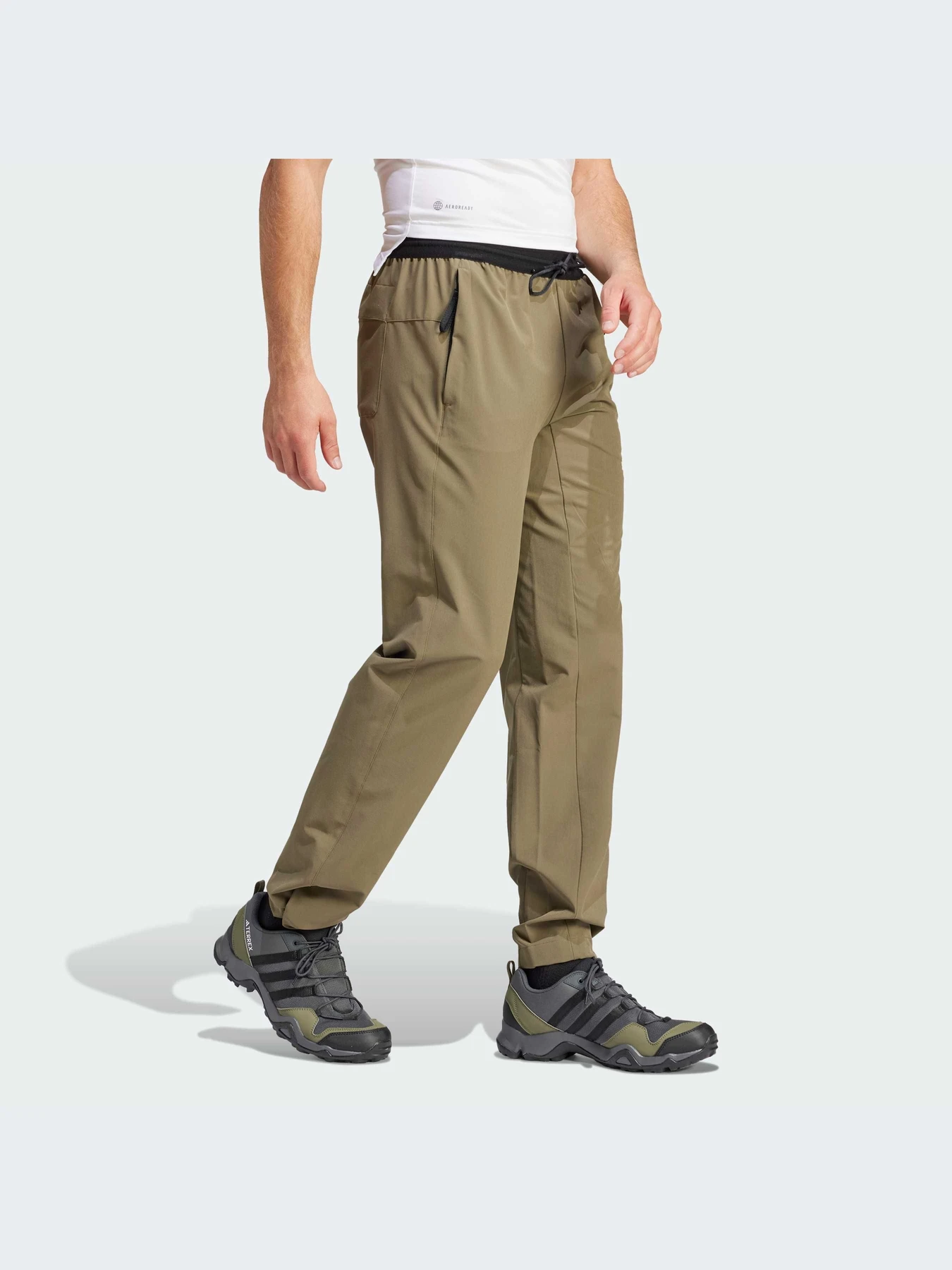 Брюки Adidas модель IQ3510 Брюки Adidas модель IQ3510 Фото