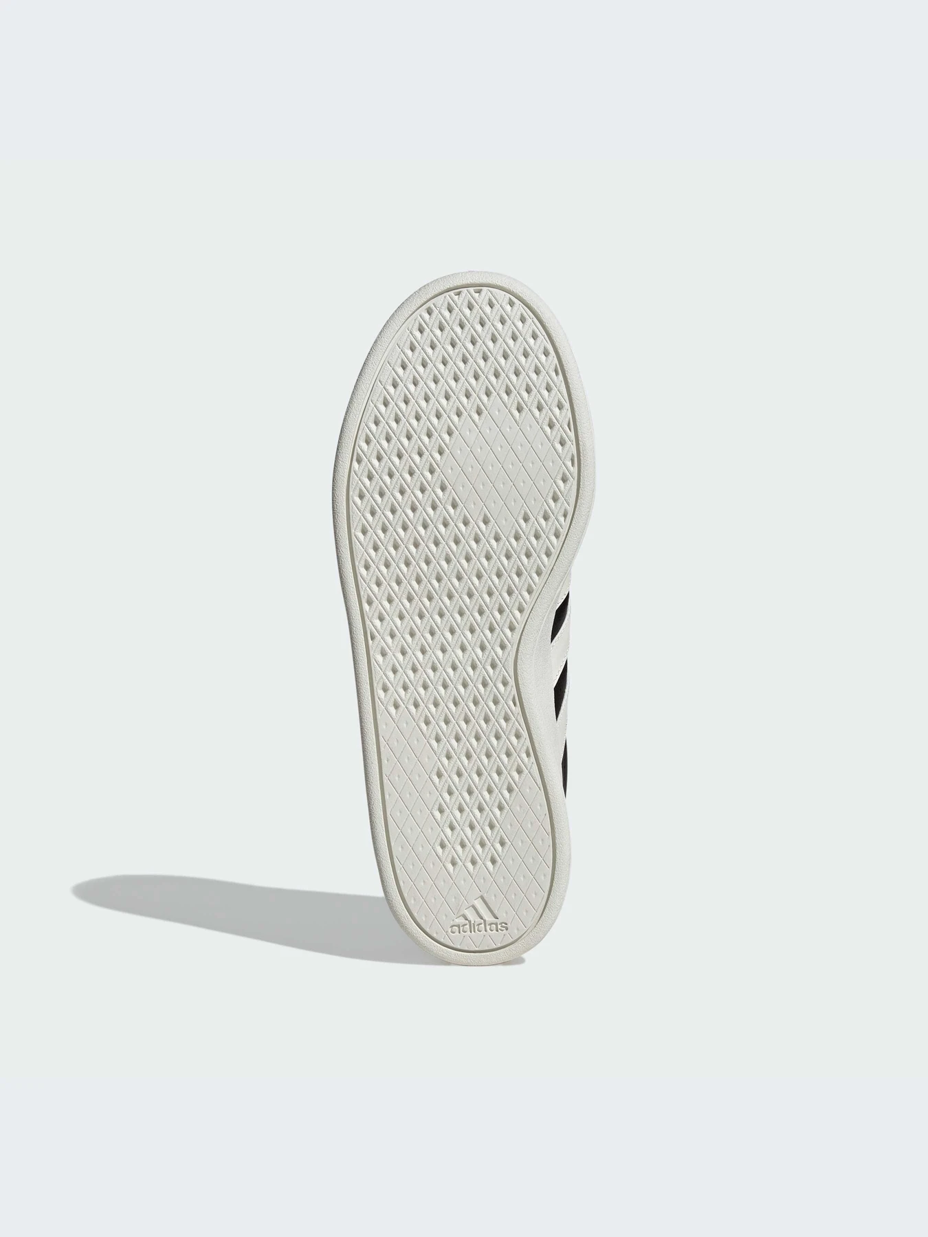 Кроссовки Adidas модель IH4739 Кроссовки Adidas модель IH4739 Фото