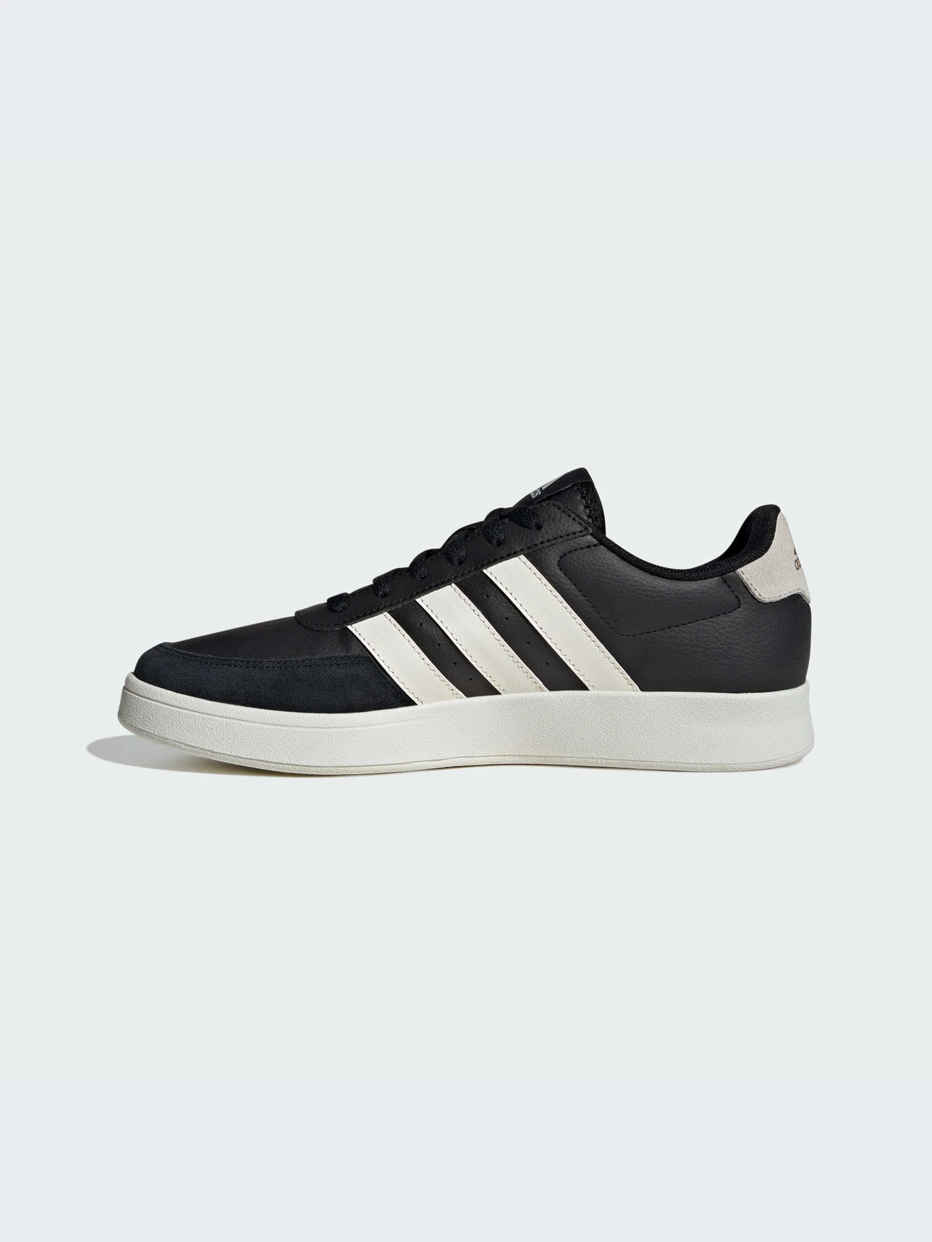 Кроссовки Adidas модель IH4739 Кроссовки Adidas модель IH4739 Фото