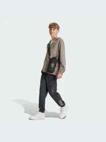 Куртки и дубленки Adidas x Disney модель IV9633 Фото