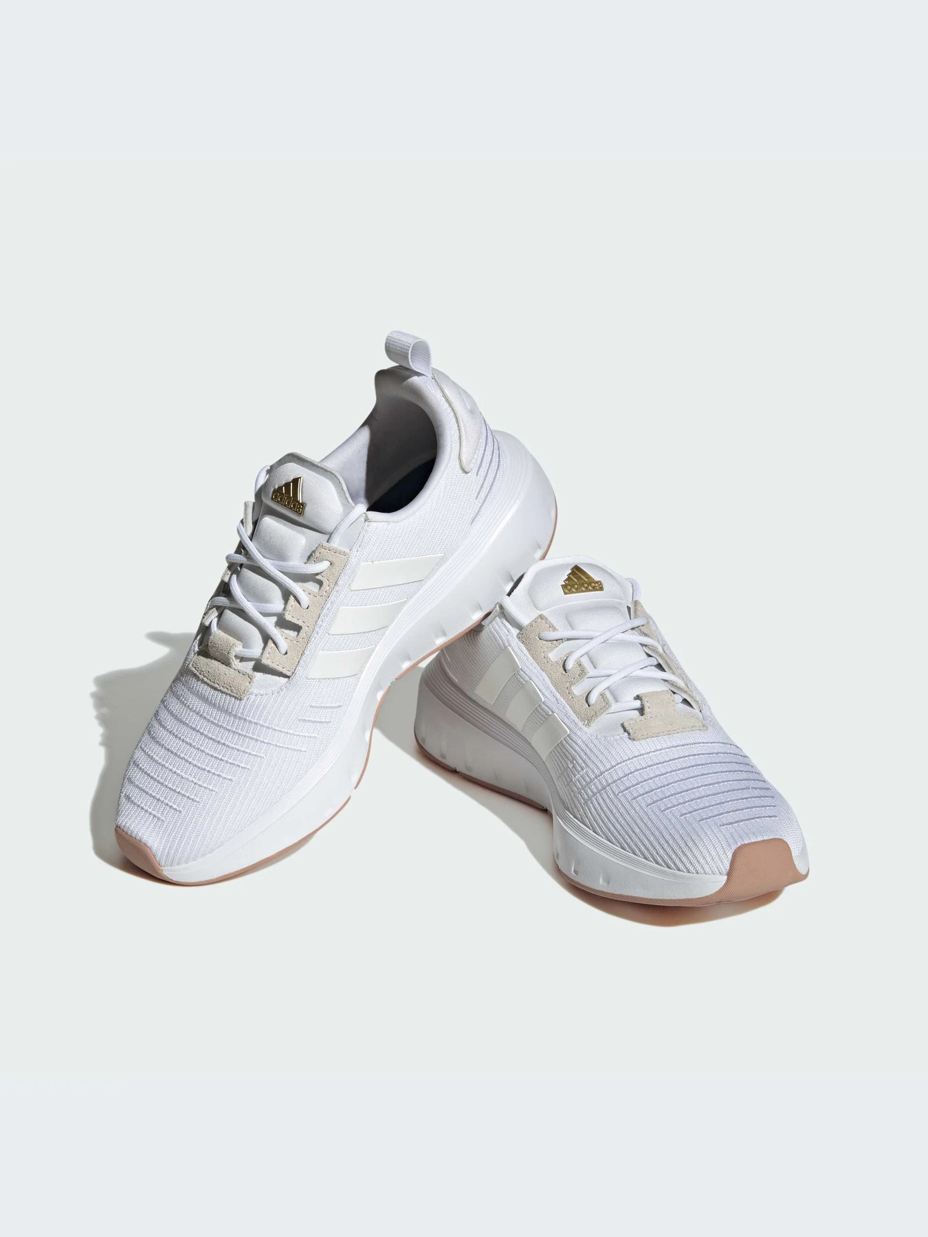 Кроссовки Adidas Swift модель IG4715 Кроссовки Adidas Swift модель IG4715 Фото