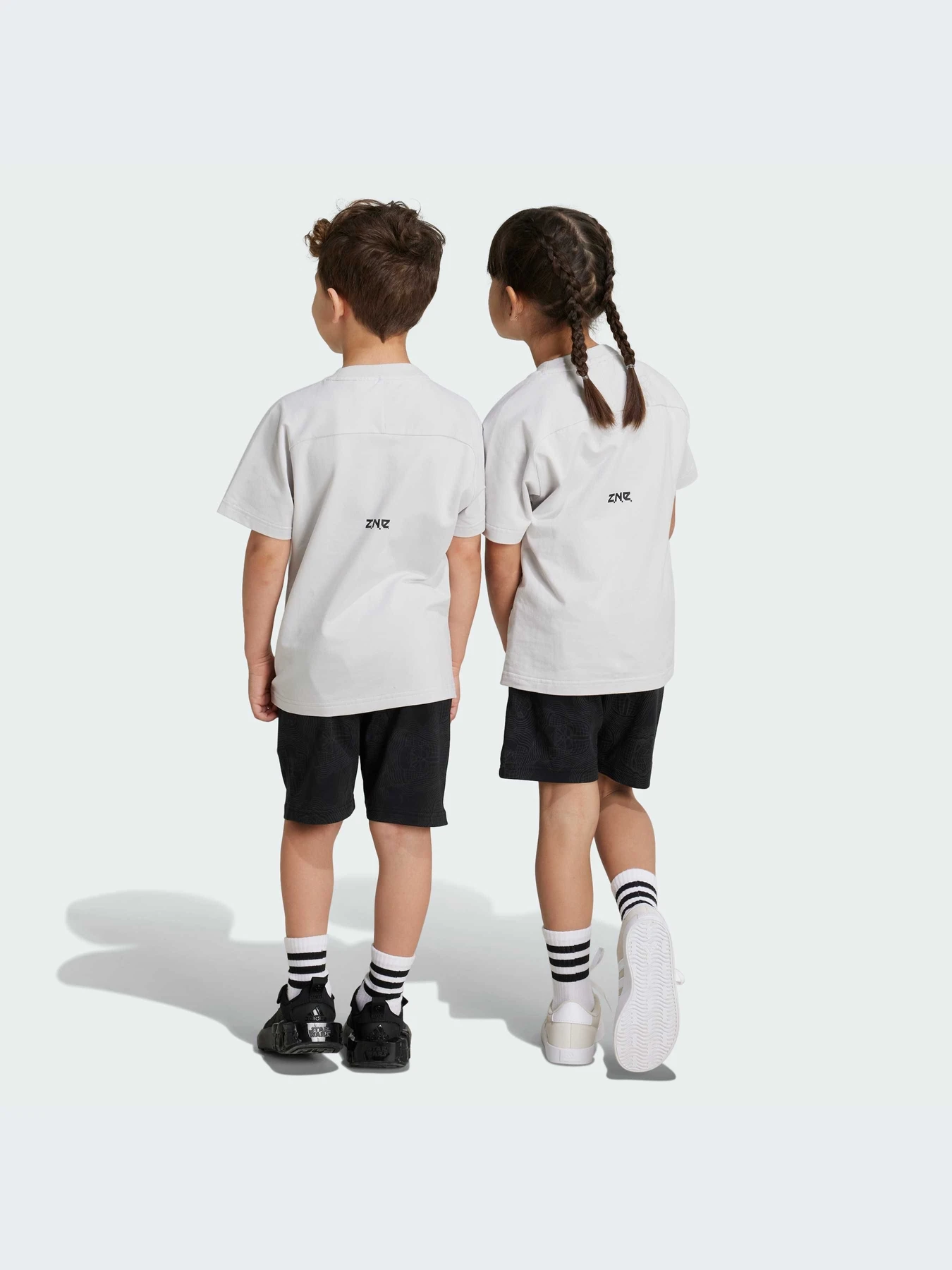 Костюмы Adidas модель IV9644 Костюмы Adidas модель IV9644 Фото