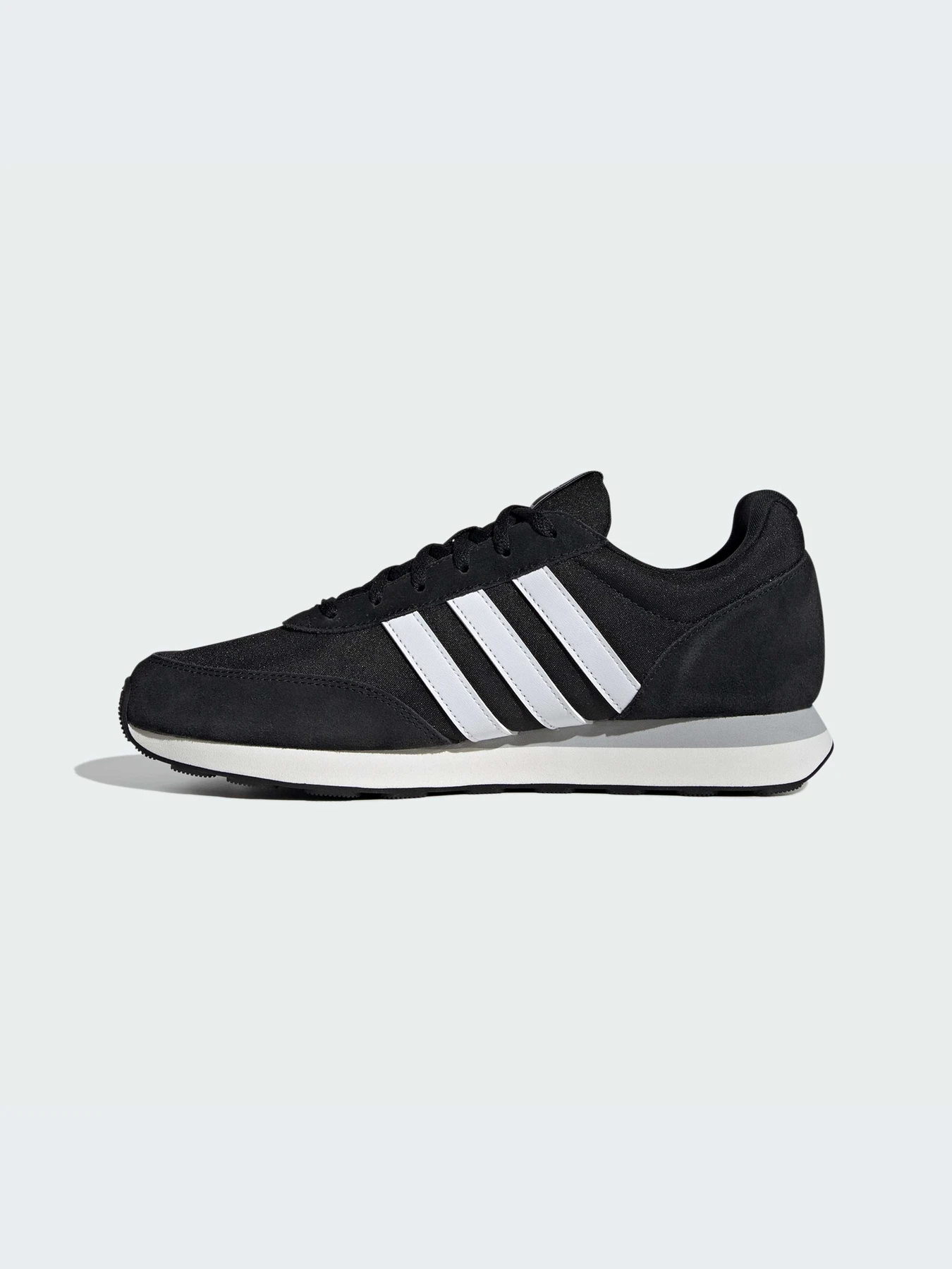 Кроссовки Adidas модель IE3826 Кроссовки Adidas модель IE3826 Фото